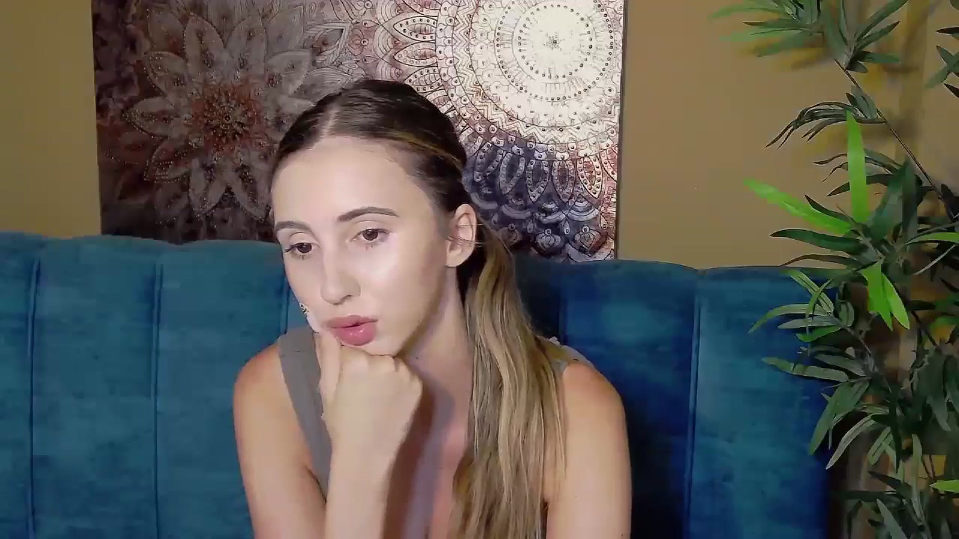 Gallery image thumbnail from Artemiss's myfreecams stream on, 09/04/2024, 18:43 image 9 of 20