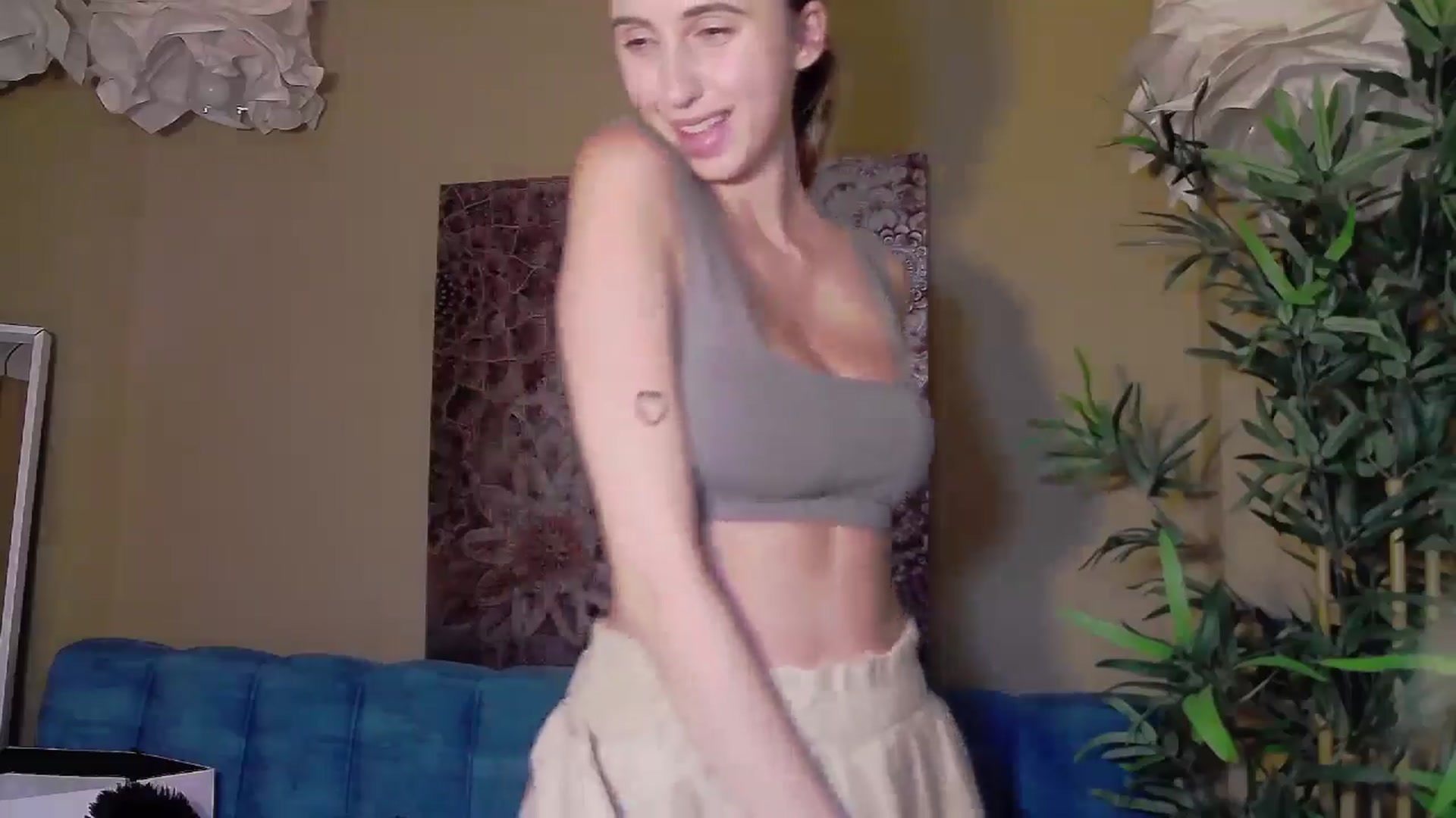 Gallery image thumbnail from Artemiss's myfreecams stream on, 09/04/2024, 22:04 image 13 of 20