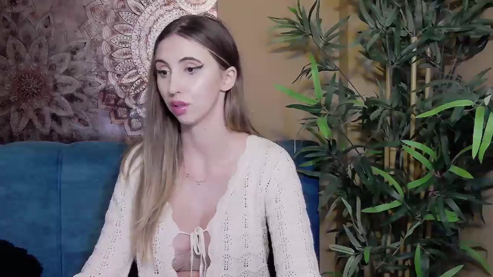 Gallery image thumbnail from Artemiss's myfreecams stream on, 09/11/2024, 21:11 image 5 of 20