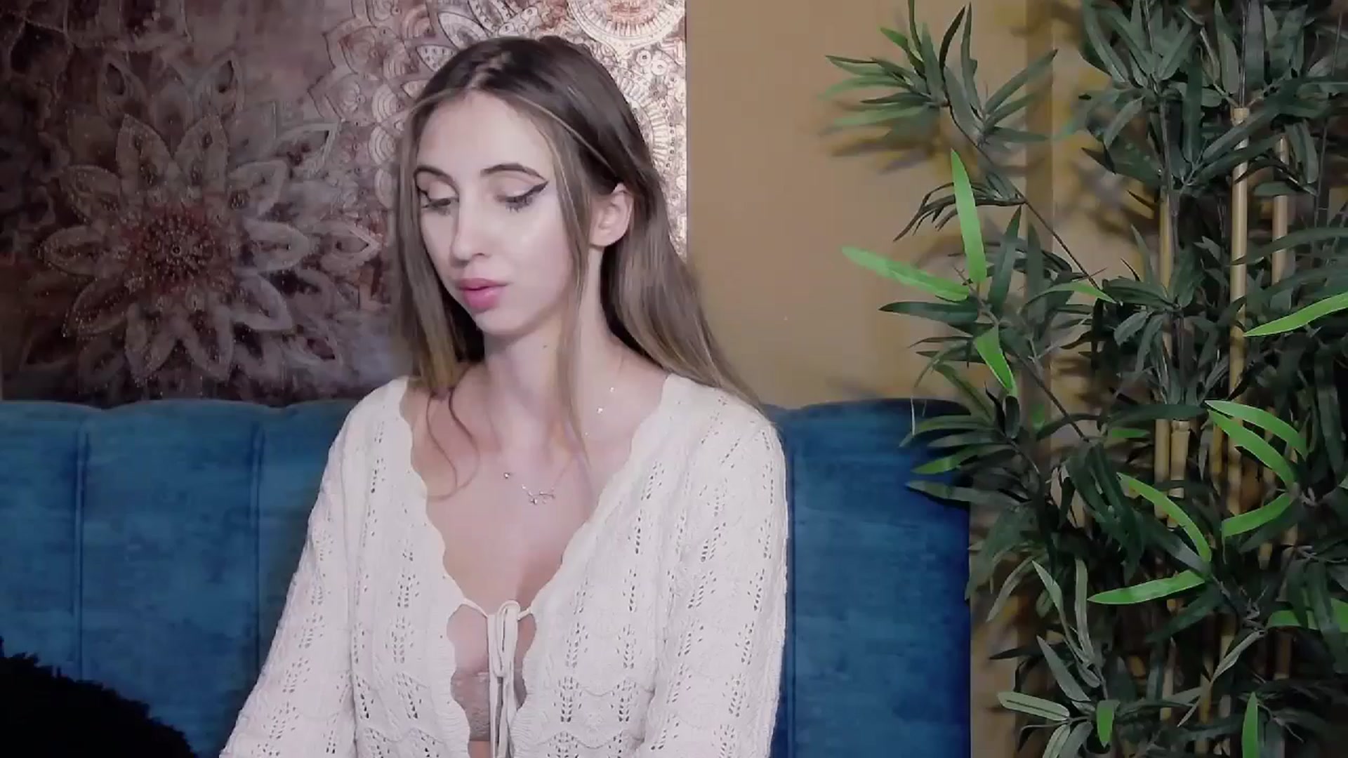 Gallery image thumbnail from Artemiss's myfreecams stream on, 09/11/2024, 22:13 image 1 of 20
