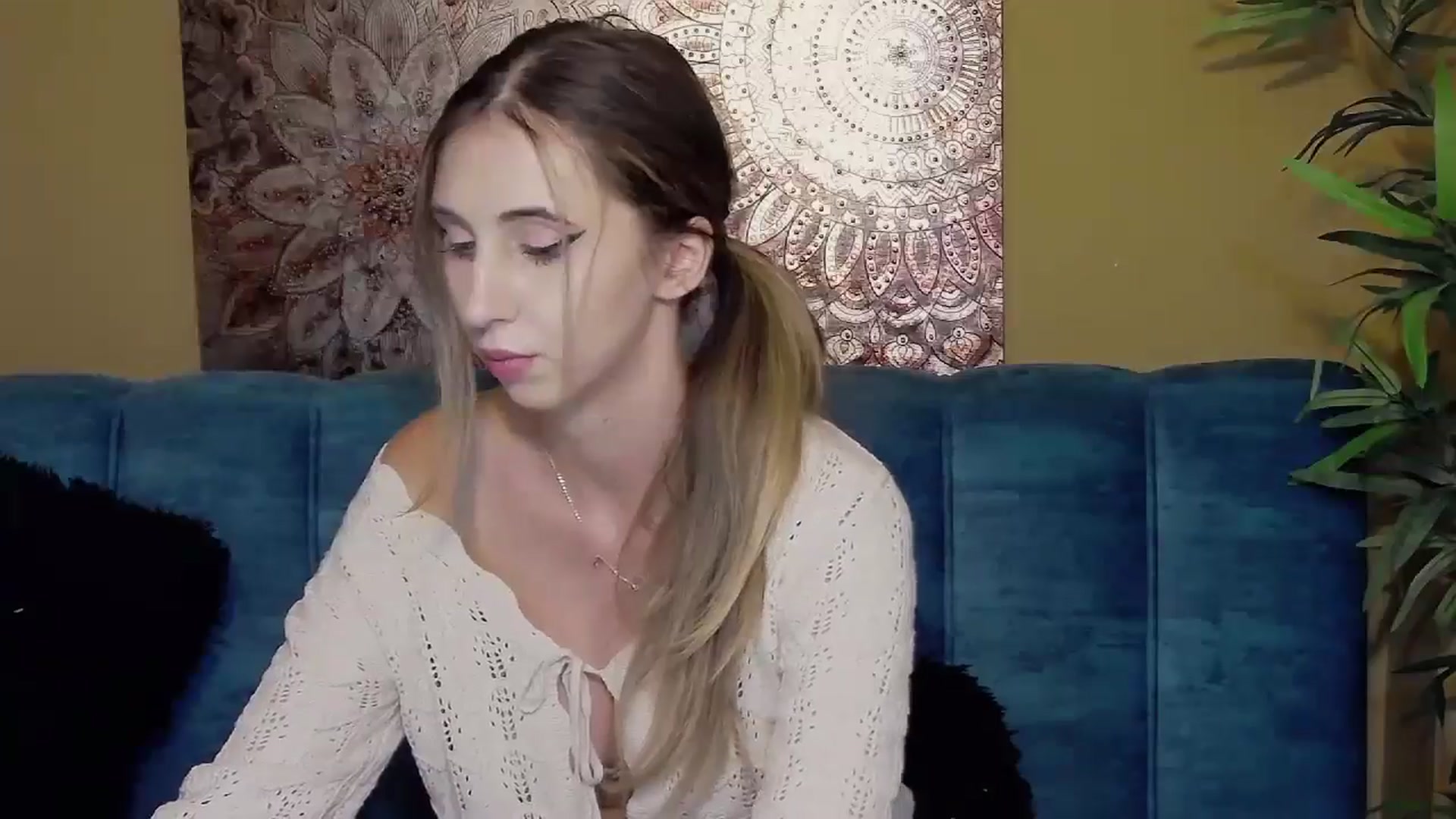 Gallery image thumbnail from Artemiss's myfreecams stream on, 09/13/2024, 18:28 image 5 of 20