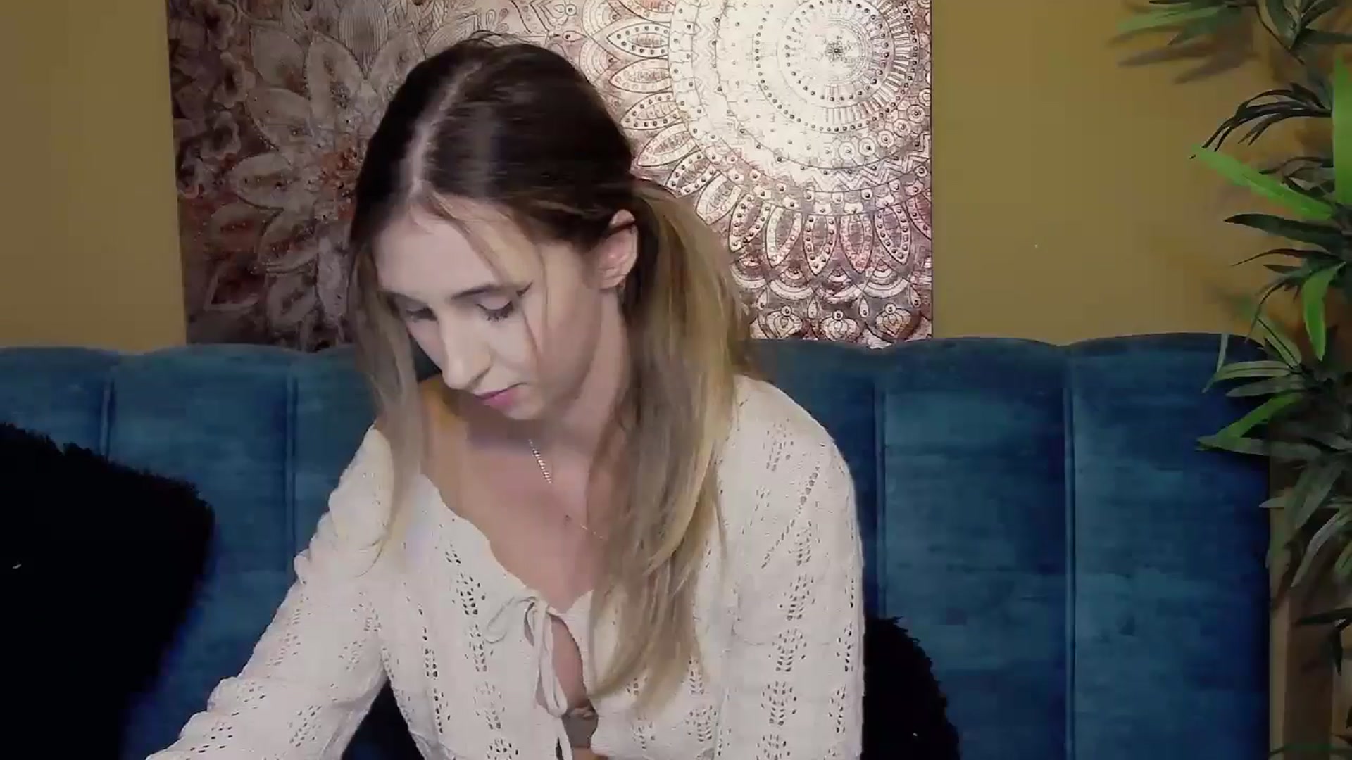 Gallery image thumbnail from Artemiss's myfreecams stream on, 09/13/2024, 18:28 image 9 of 20