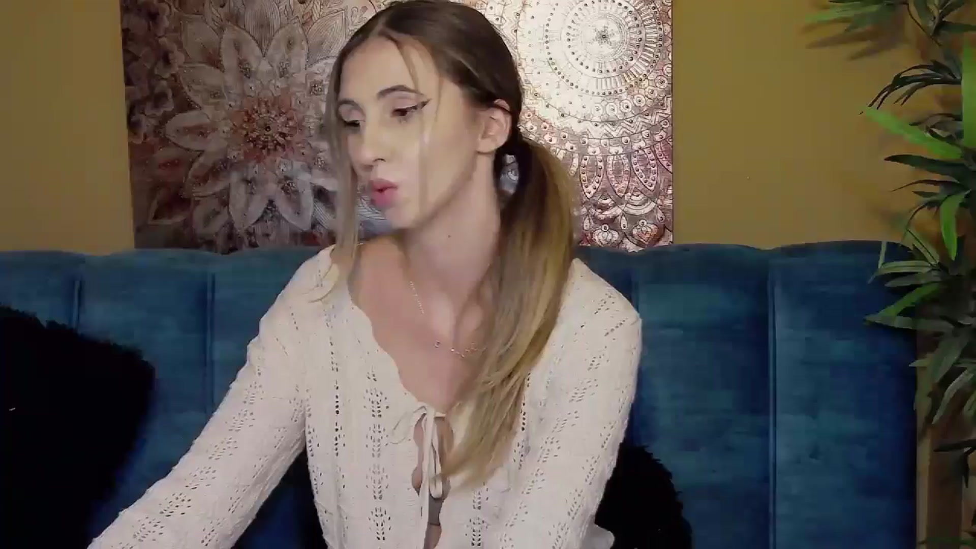 Gallery image thumbnail from Artemiss's myfreecams stream on, 09/13/2024, 18:28 image 1 of 20