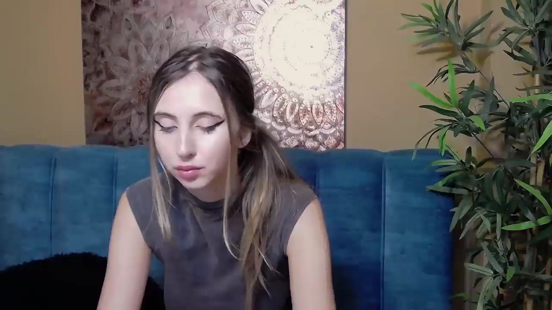 Gallery image thumbnail from Artemiss's myfreecams stream on, 09/14/2024, 21:12 image 11 of 20
