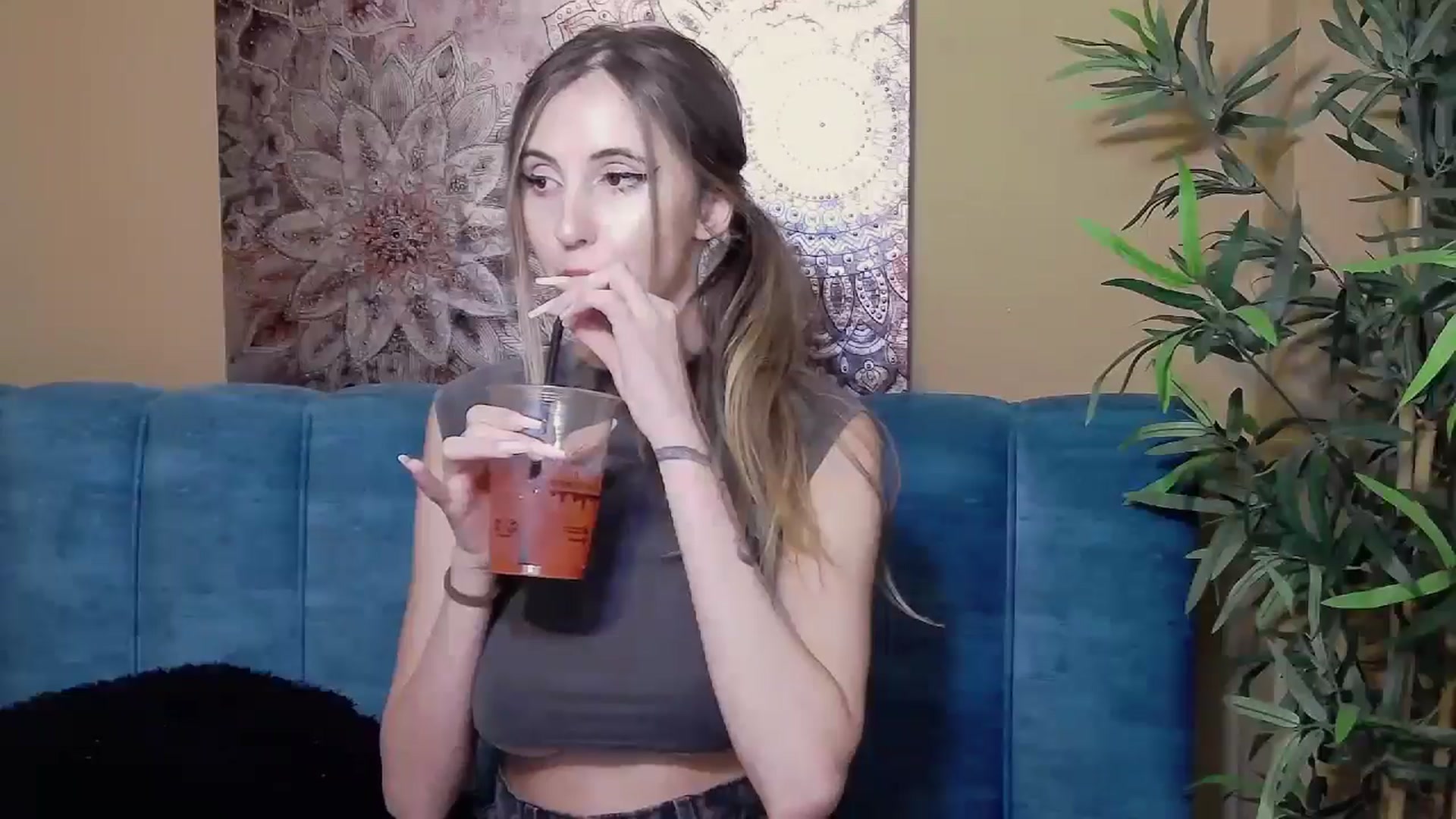 Gallery image thumbnail from Artemiss's myfreecams stream on, 09/14/2024, 21:12 image 3 of 20
