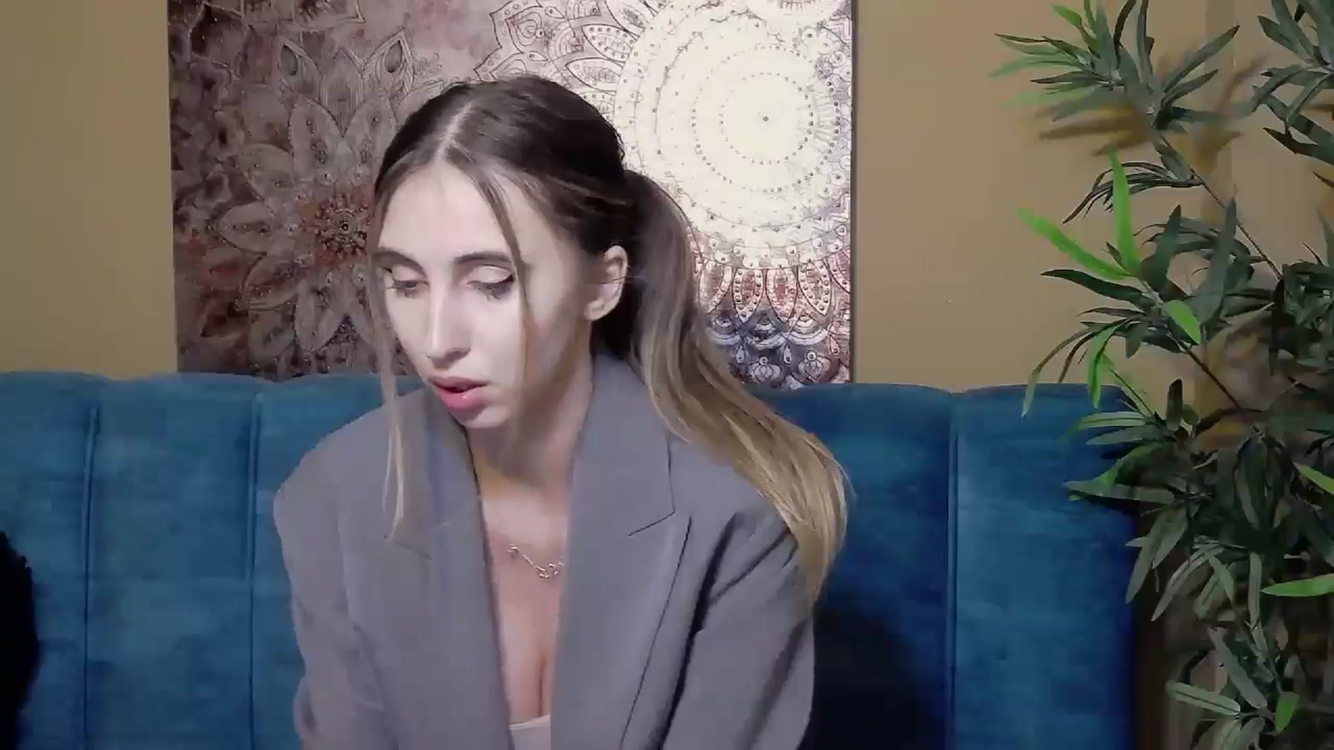 Gallery image thumbnail from Artemiss's myfreecams stream on, 09/15/2024, 19:11 image 16 of 20