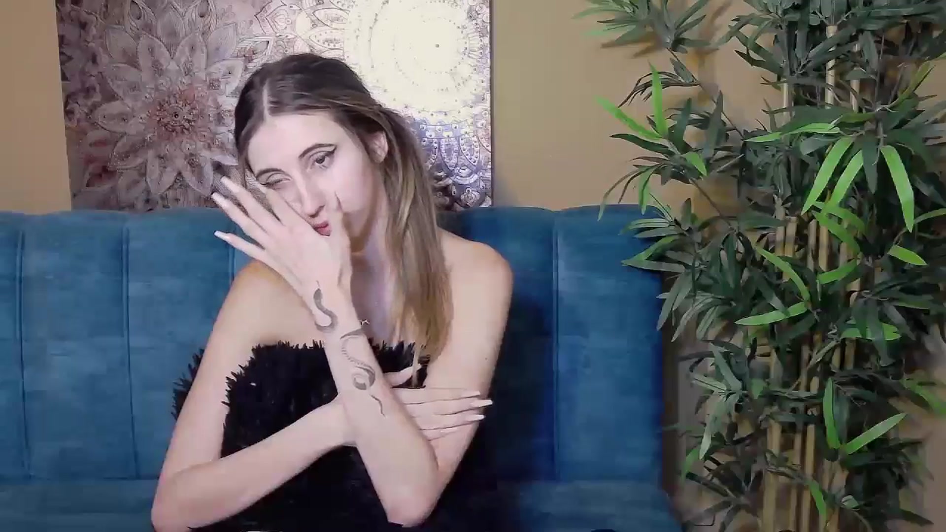 Gallery image thumbnail from Artemiss's myfreecams stream on, 09/17/2024, 04:16 image 19 of 20