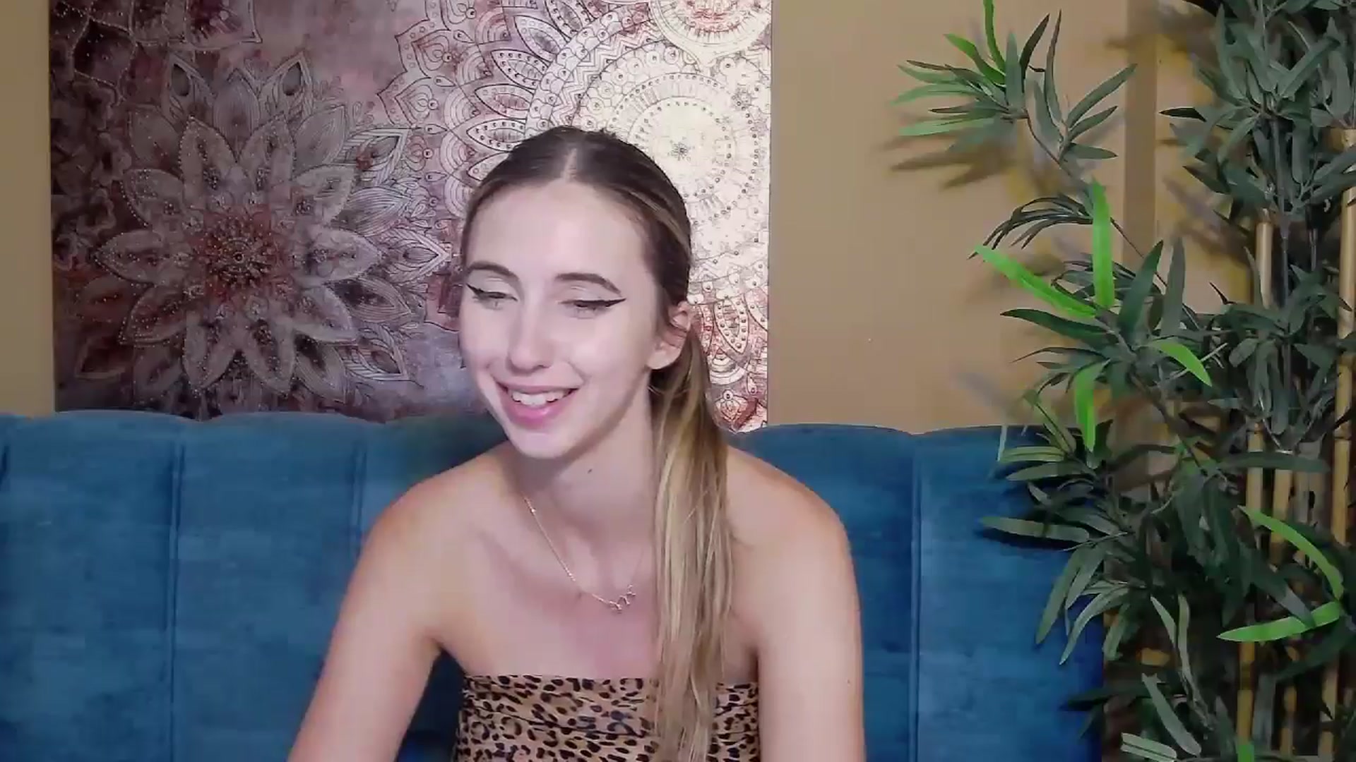 Gallery image thumbnail from Artemiss's myfreecams stream on, 09/18/2024, 23:05 image 19 of 20