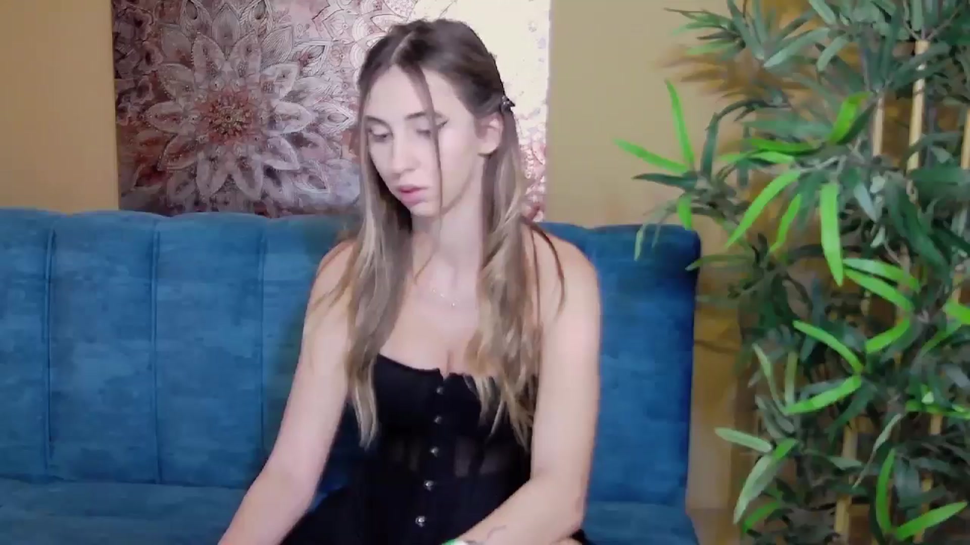 Gallery image thumbnail from Artemiss's myfreecams stream on, 09/22/2024, 19:21 image 15 of 20