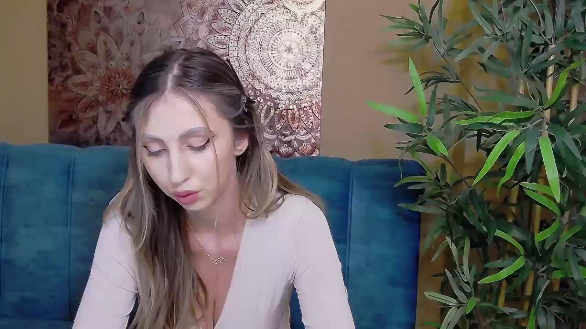 Gallery image thumbnail from Artemiss's myfreecams stream on, 09/23/2024, 18:09 image 2 of 20