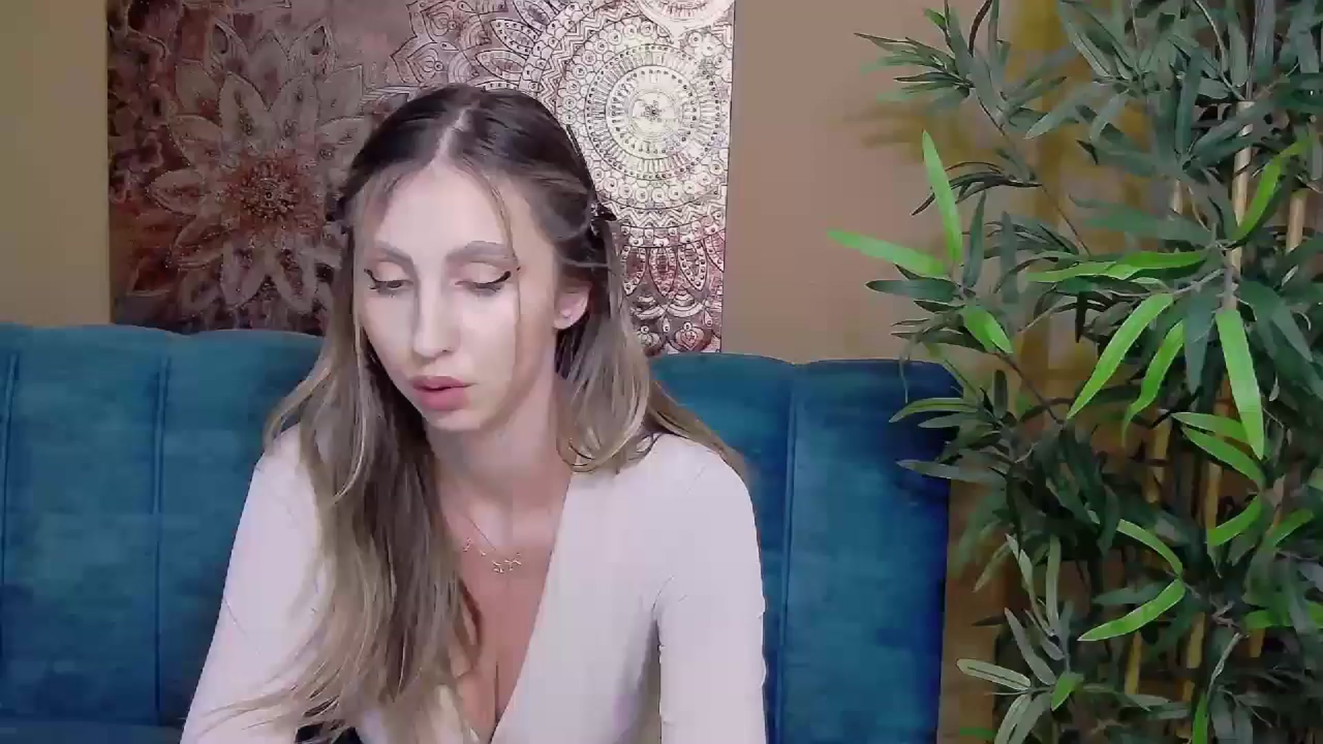 Gallery image thumbnail from Artemiss's myfreecams stream on, 09/23/2024, 18:09 image 1 of 20