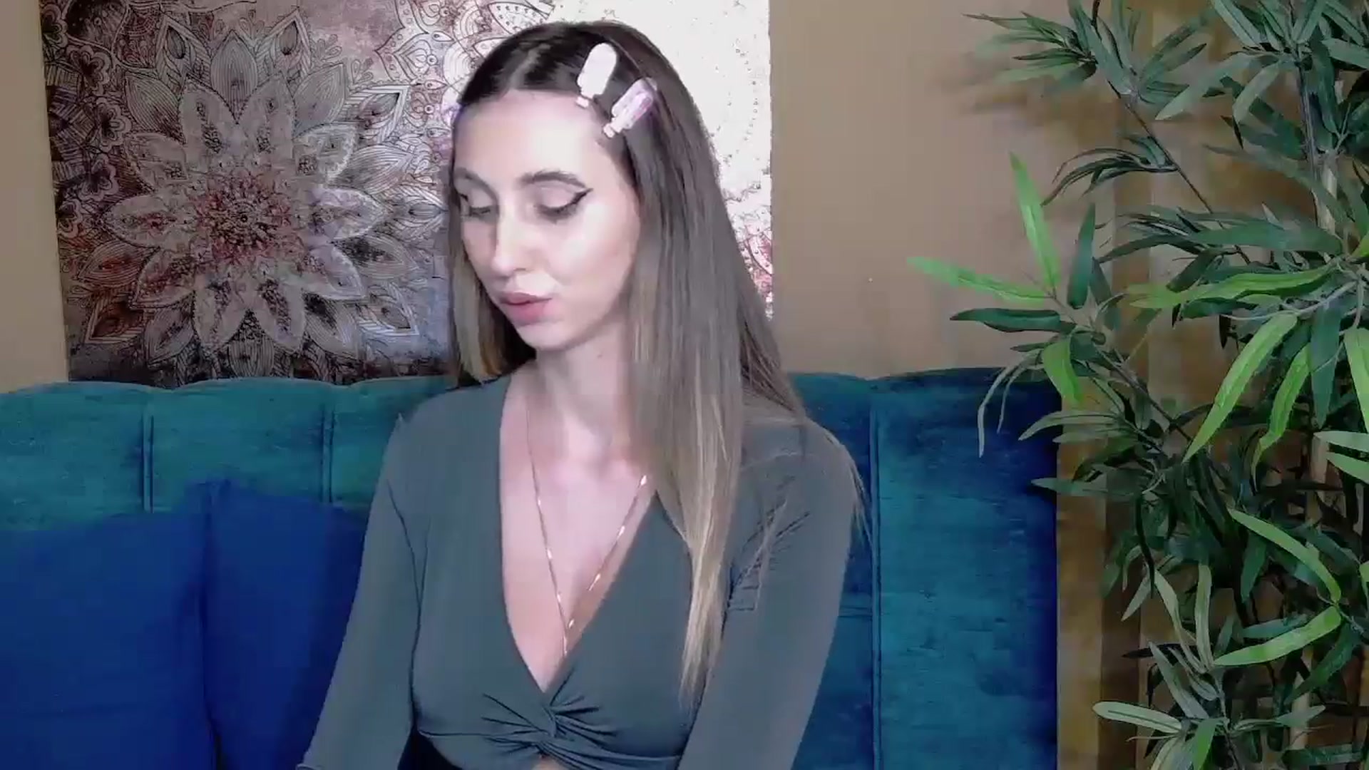 Gallery image thumbnail from Artemiss's myfreecams stream on, 09/28/2024, 17:50 image 4 of 20