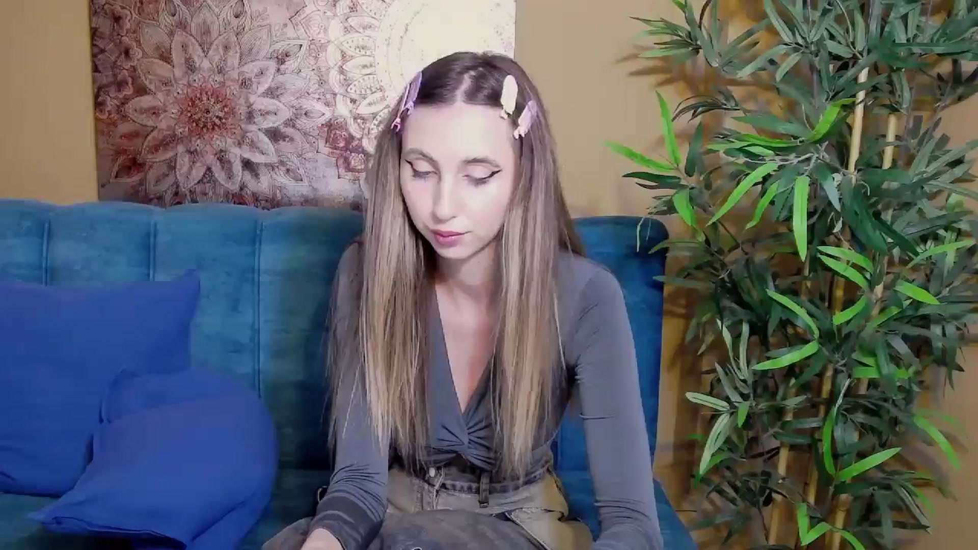 Gallery image thumbnail from Artemiss's myfreecams stream on, 09/28/2024, 18:33 image 13 of 20