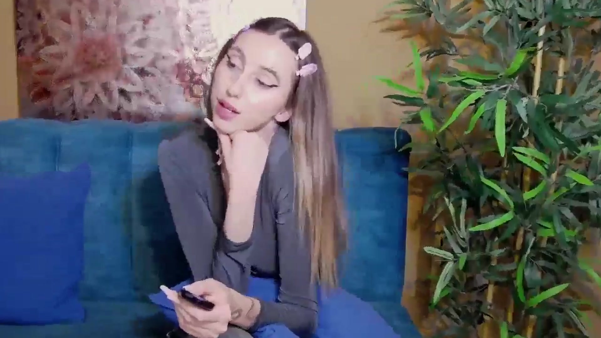 Gallery image thumbnail from Artemiss's myfreecams stream on, 09/28/2024, 18:33 image 17 of 20