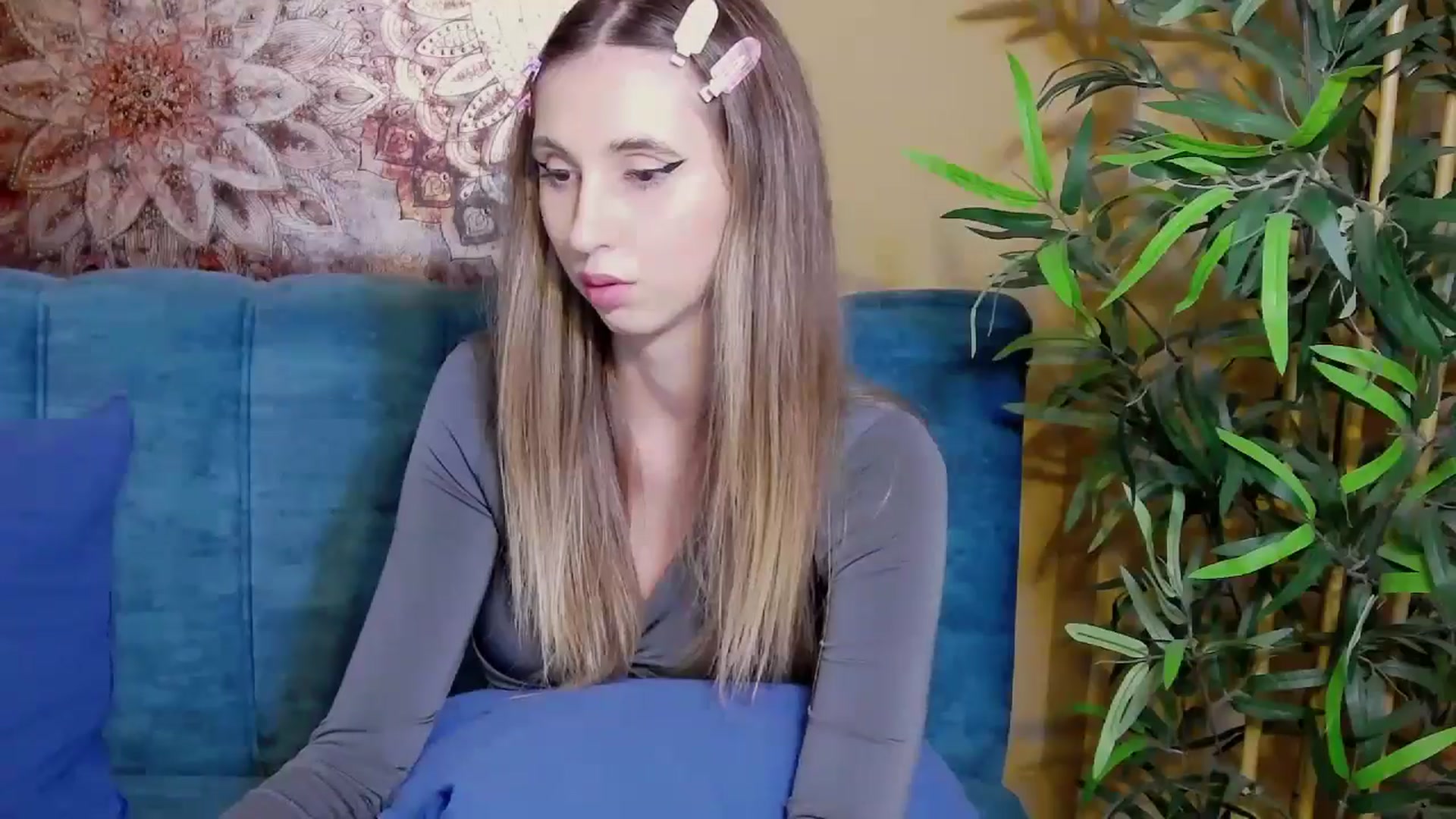 Gallery image thumbnail from Artemiss's myfreecams stream on, 09/28/2024, 19:36 image 2 of 20