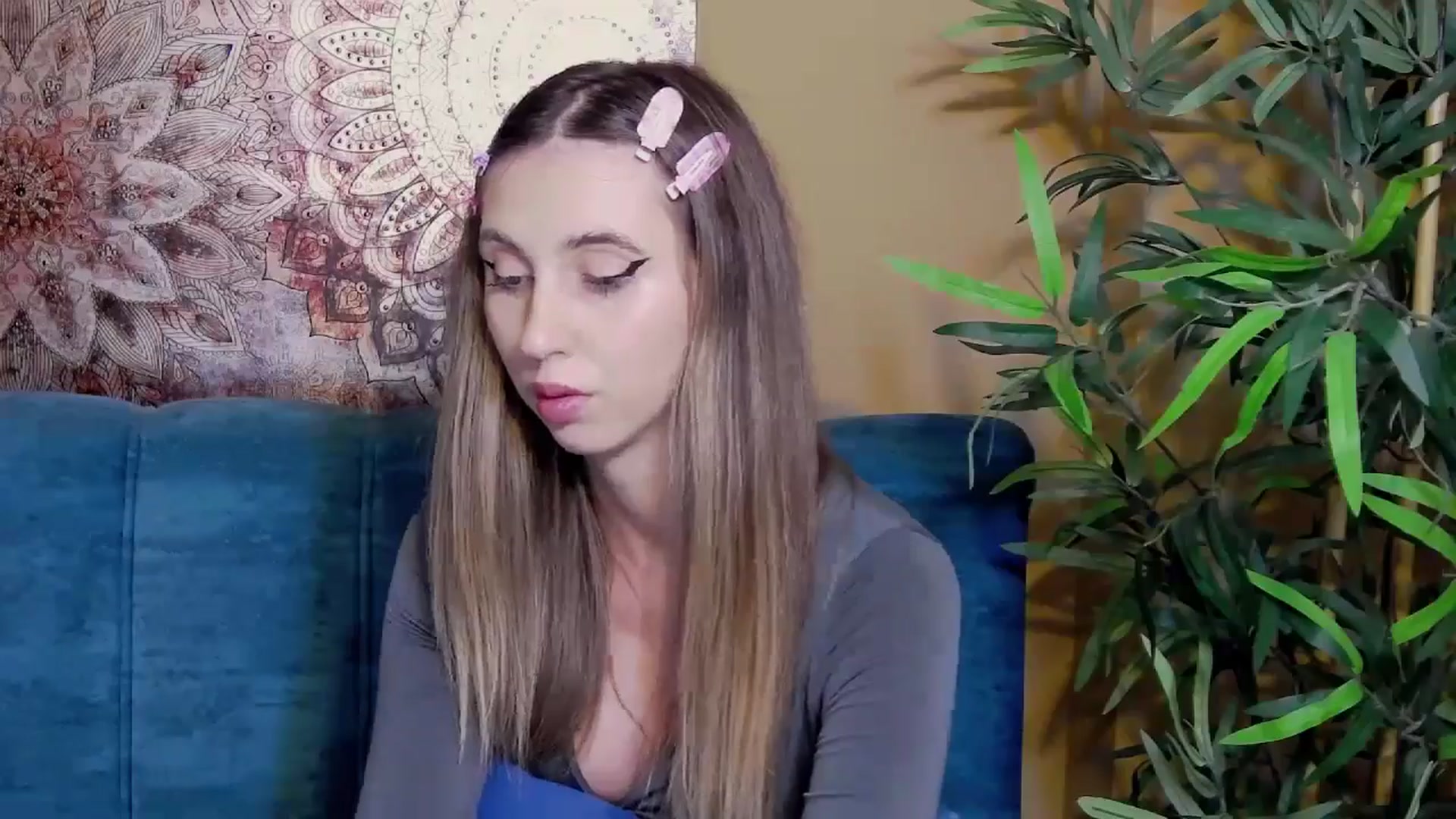 Gallery image thumbnail from Artemiss's myfreecams stream on, 09/28/2024, 19:36 image 14 of 20