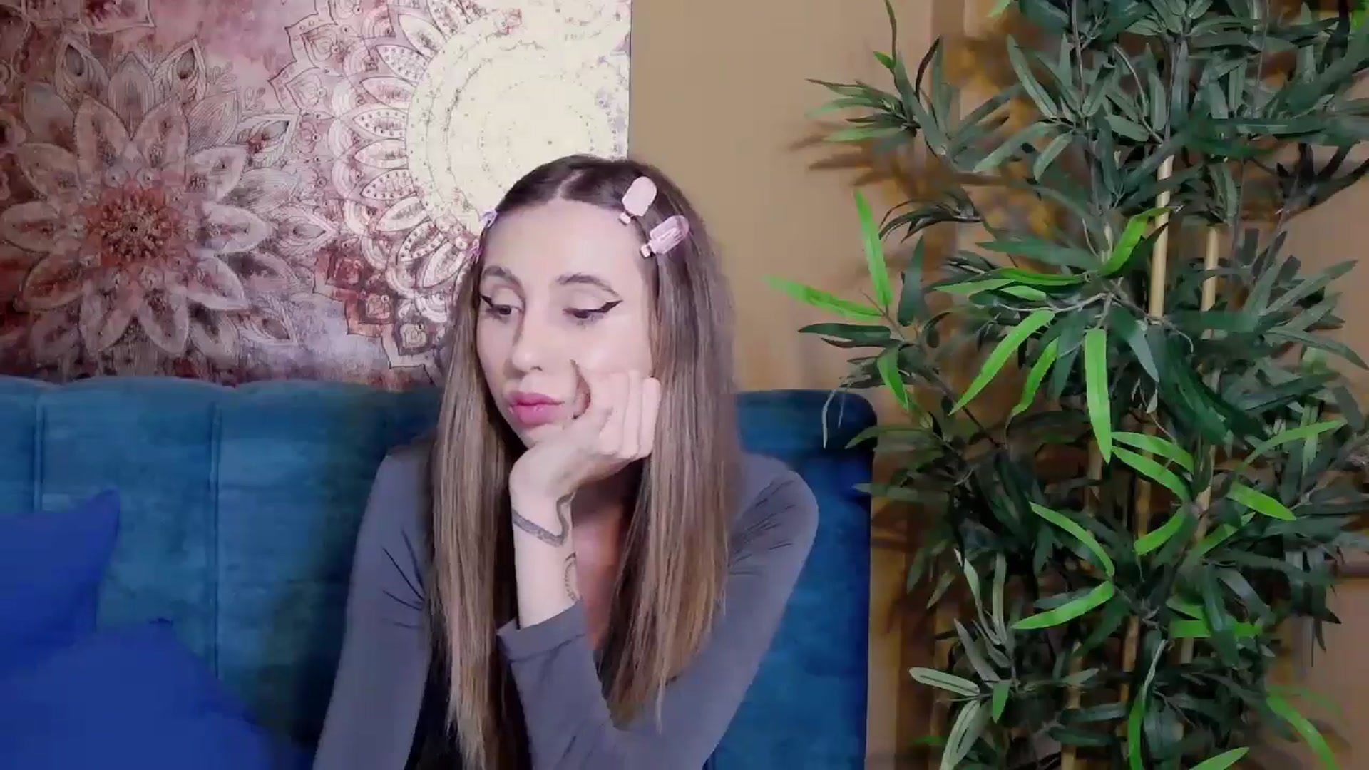 Gallery image thumbnail from Artemiss's myfreecams stream on, 09/28/2024, 19:36 image 19 of 20
