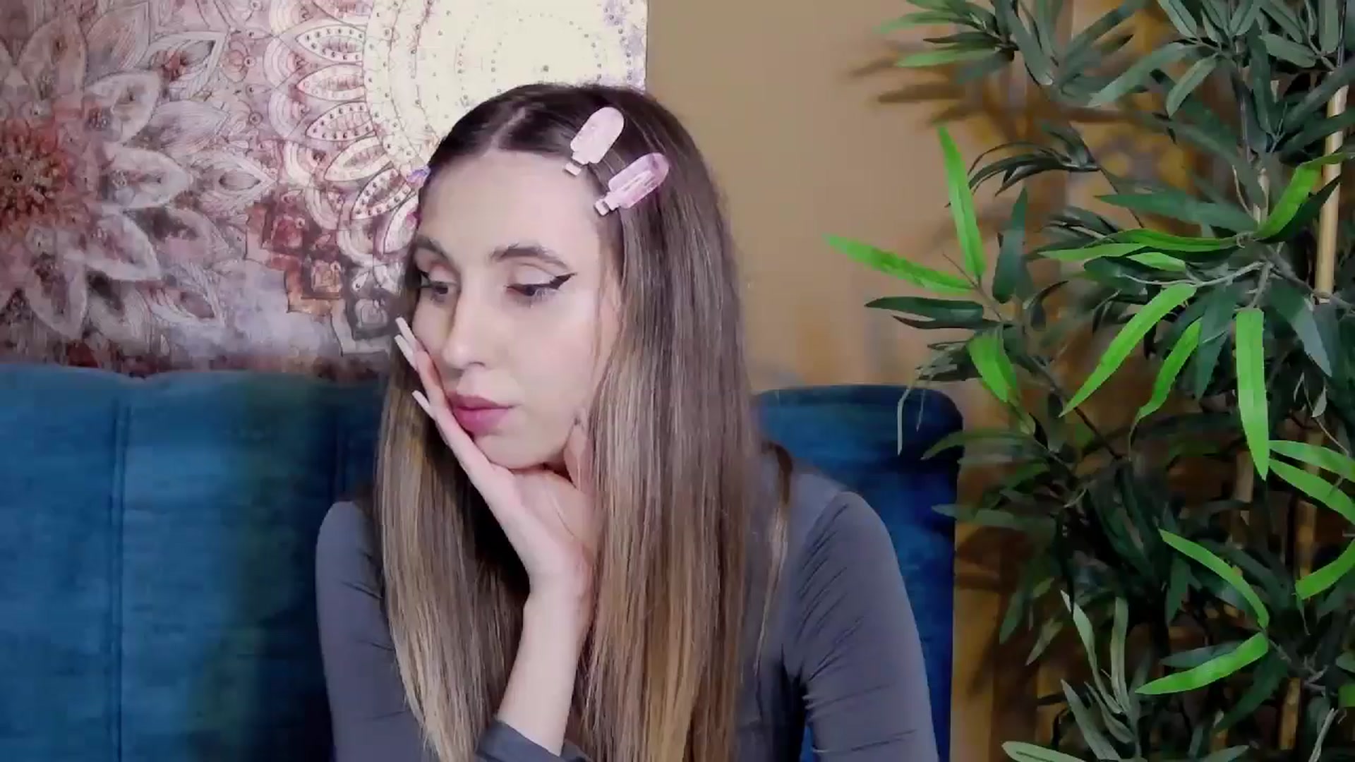 Gallery image thumbnail from Artemiss's myfreecams stream on, 09/28/2024, 19:36 image 15 of 20