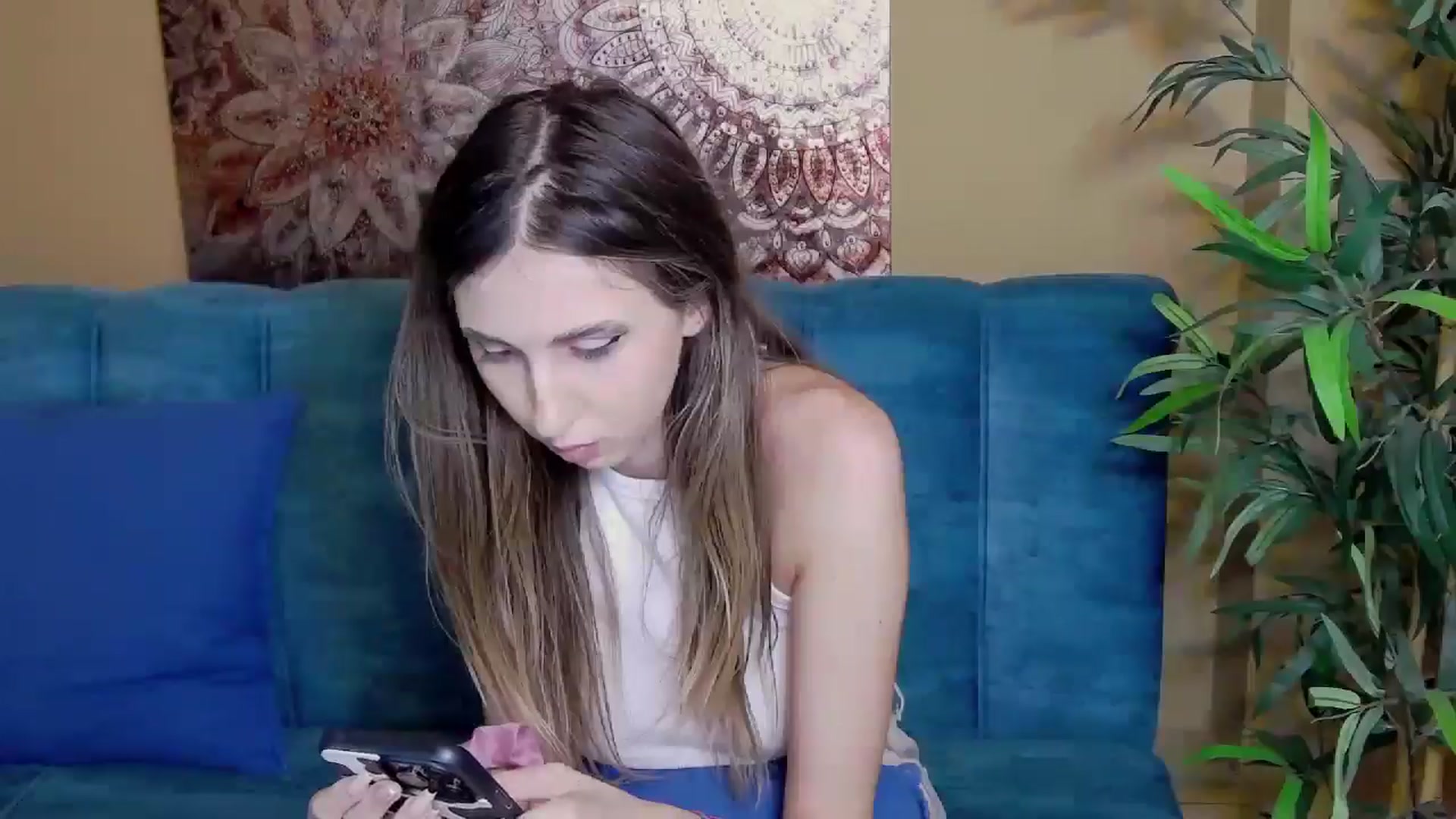 Gallery image thumbnail from Artemiss's myfreecams stream on, 10/01/2024, 18:54 image 16 of 20