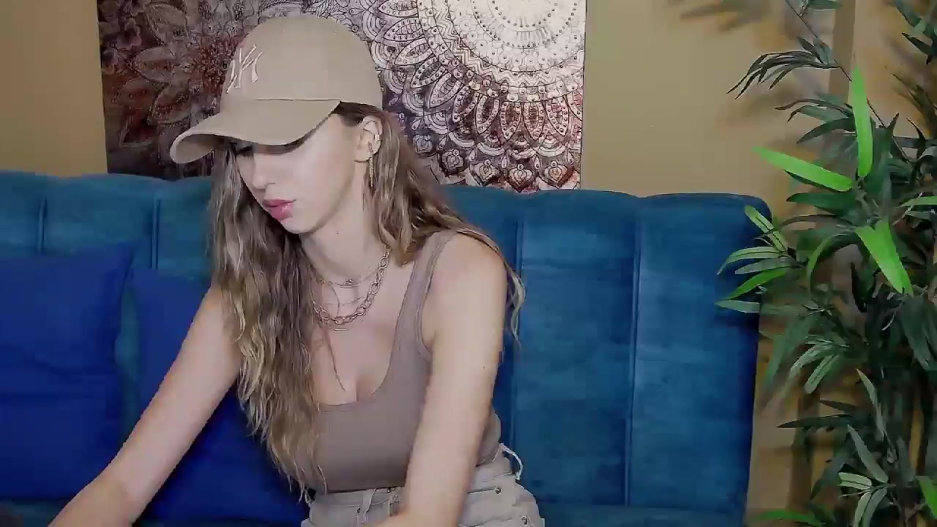 Gallery image thumbnail from Artemiss's myfreecams stream on, 10/04/2024, 18:31 image 18 of 20