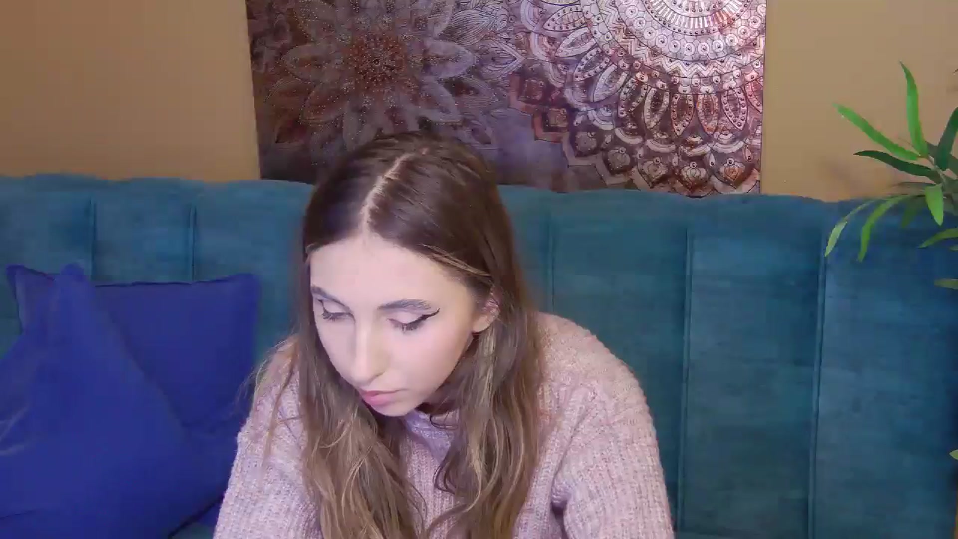 Gallery image thumbnail from Artemiss's myfreecams stream on, 10/17/2024, 21:03 image 10 of 20