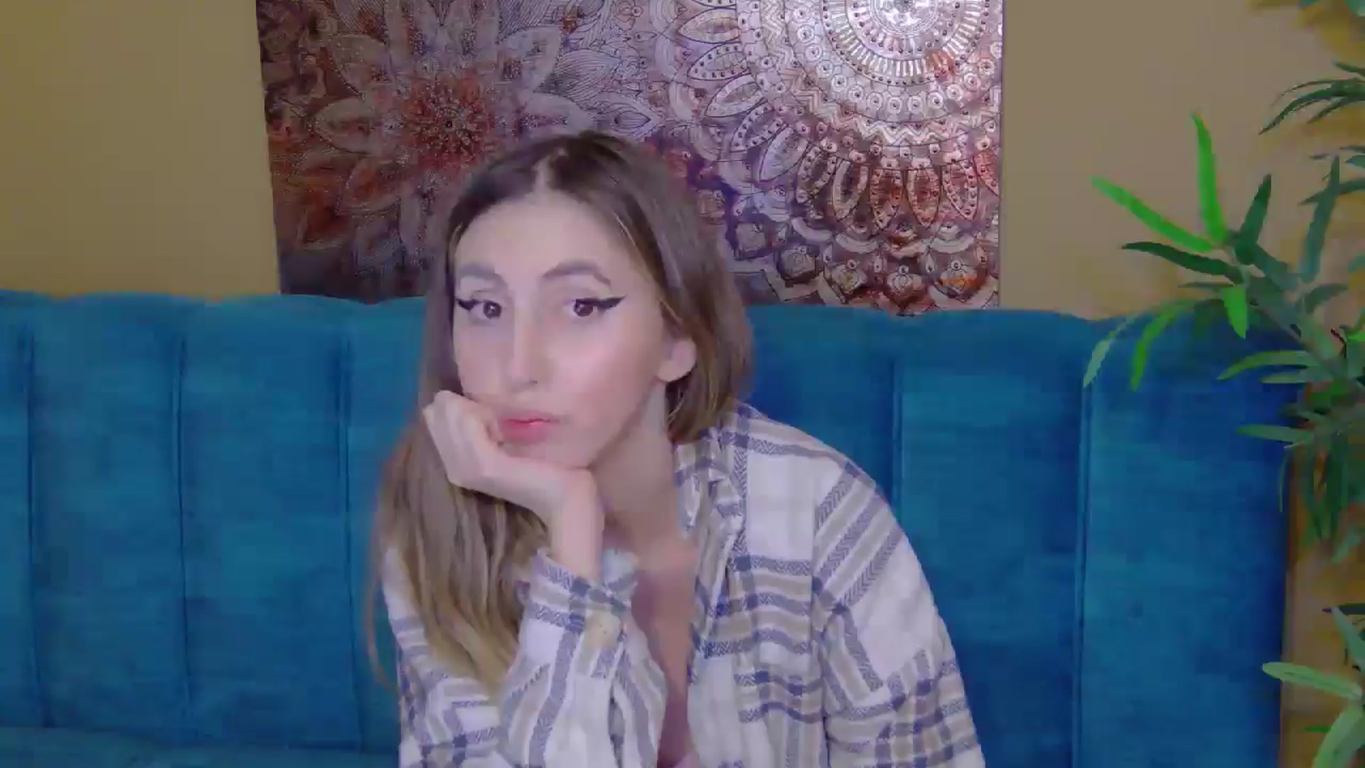 Gallery image thumbnail from Artemiss's myfreecams stream on, 10/18/2024, 21:39 image 16 of 20