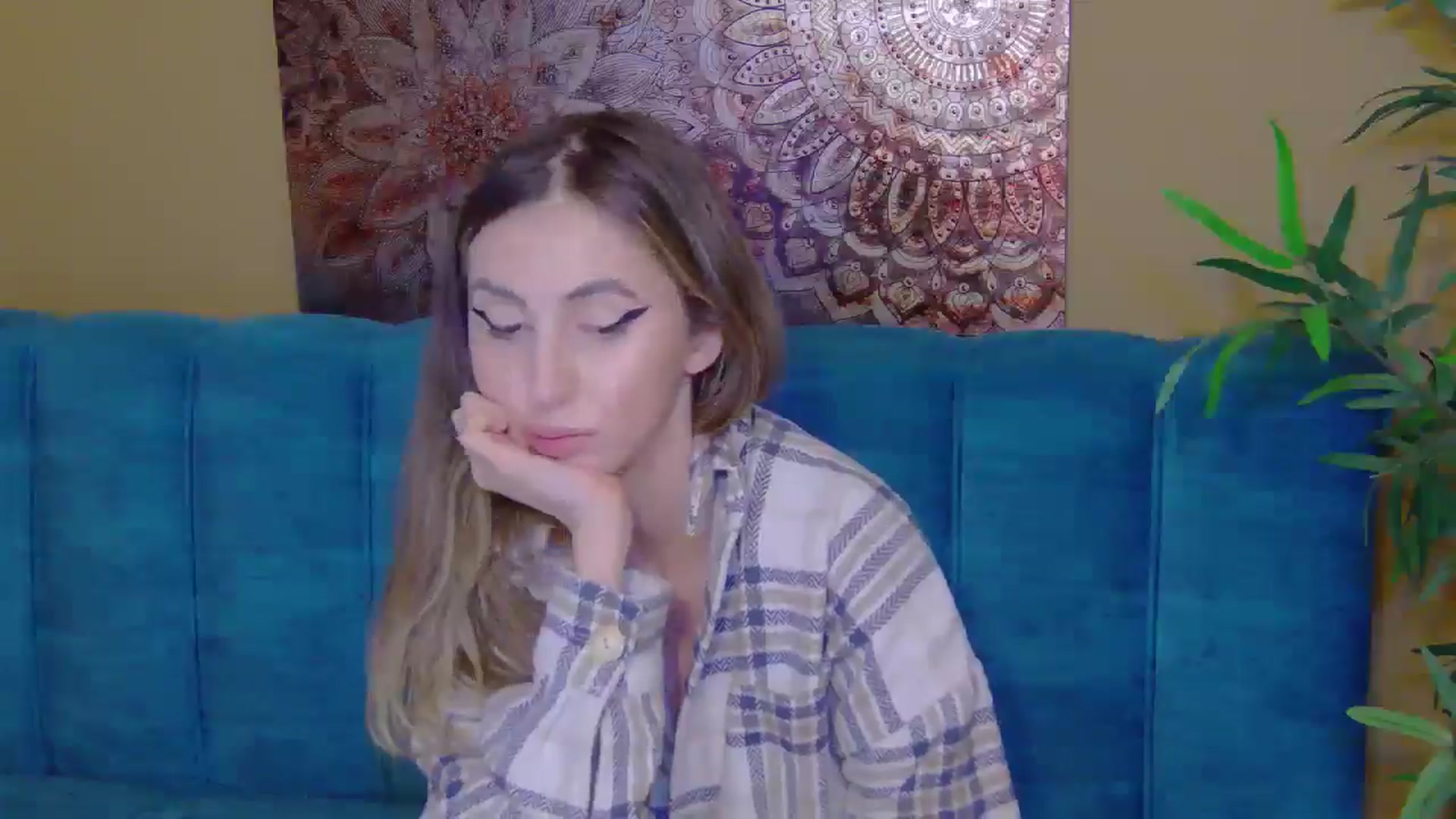 Gallery image thumbnail from Artemiss's myfreecams stream on, 10/18/2024, 21:39 image 10 of 20