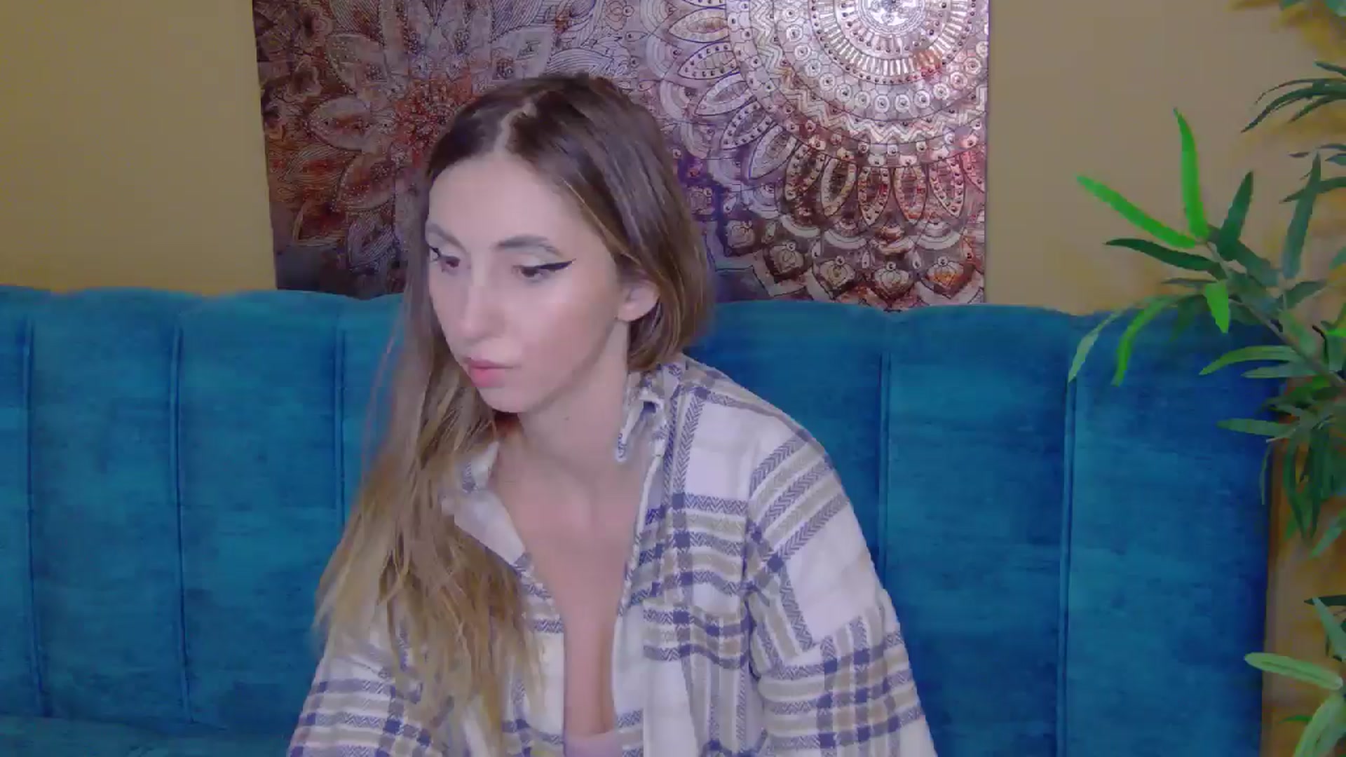 Gallery image thumbnail from Artemiss's myfreecams stream on, 10/18/2024, 21:39 image 7 of 20