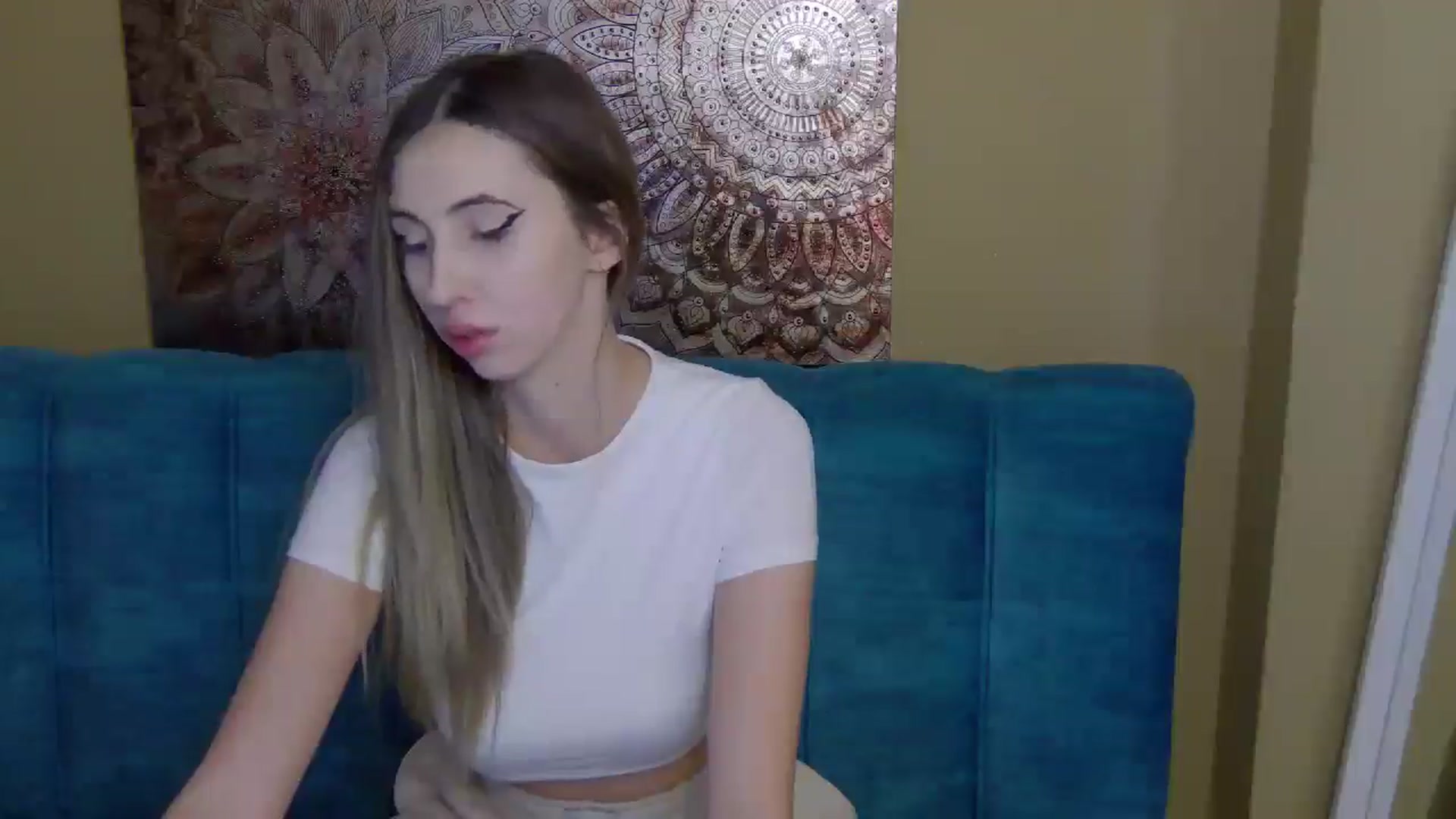 Gallery image thumbnail from Artemiss's myfreecams stream on, 10/21/2024, 18:43 image 3 of 20