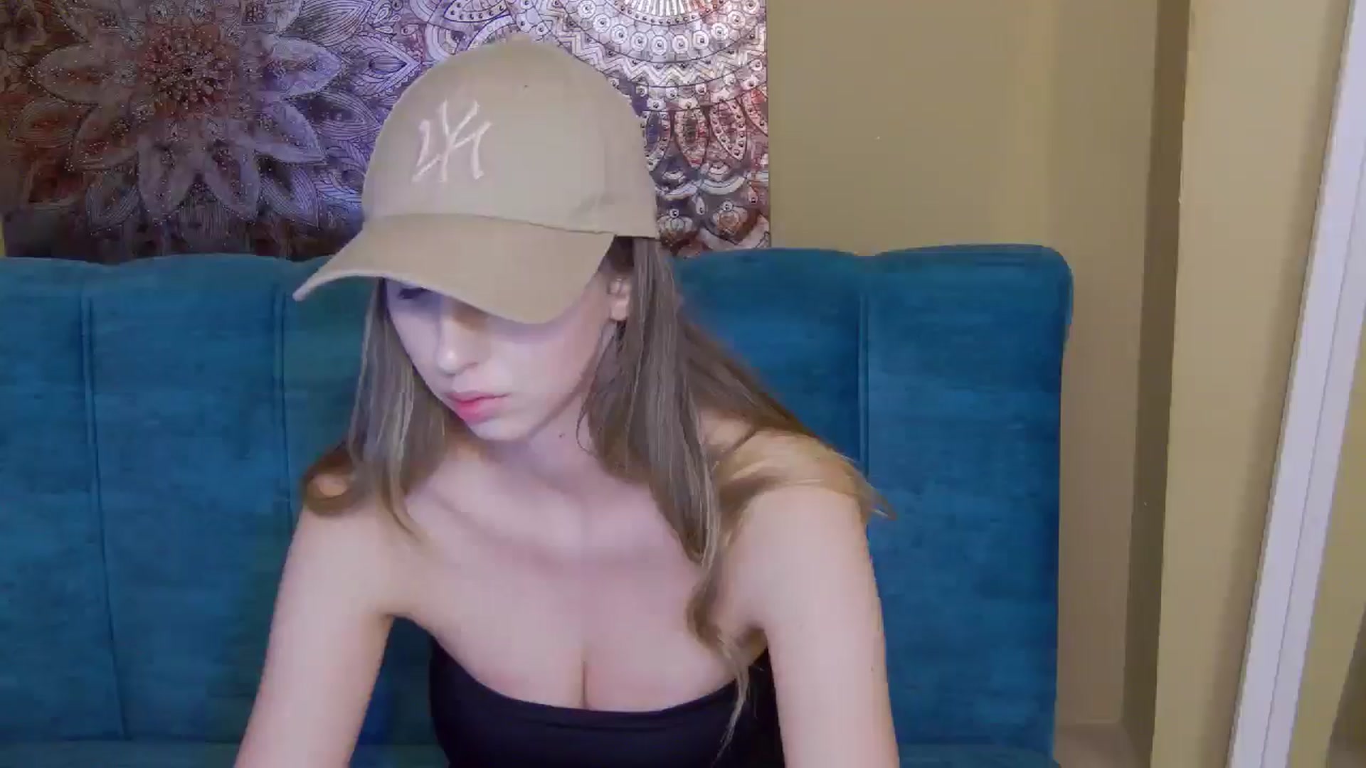 Gallery image thumbnail from Artemiss's myfreecams stream on, 10/22/2024, 20:42 image 5 of 20