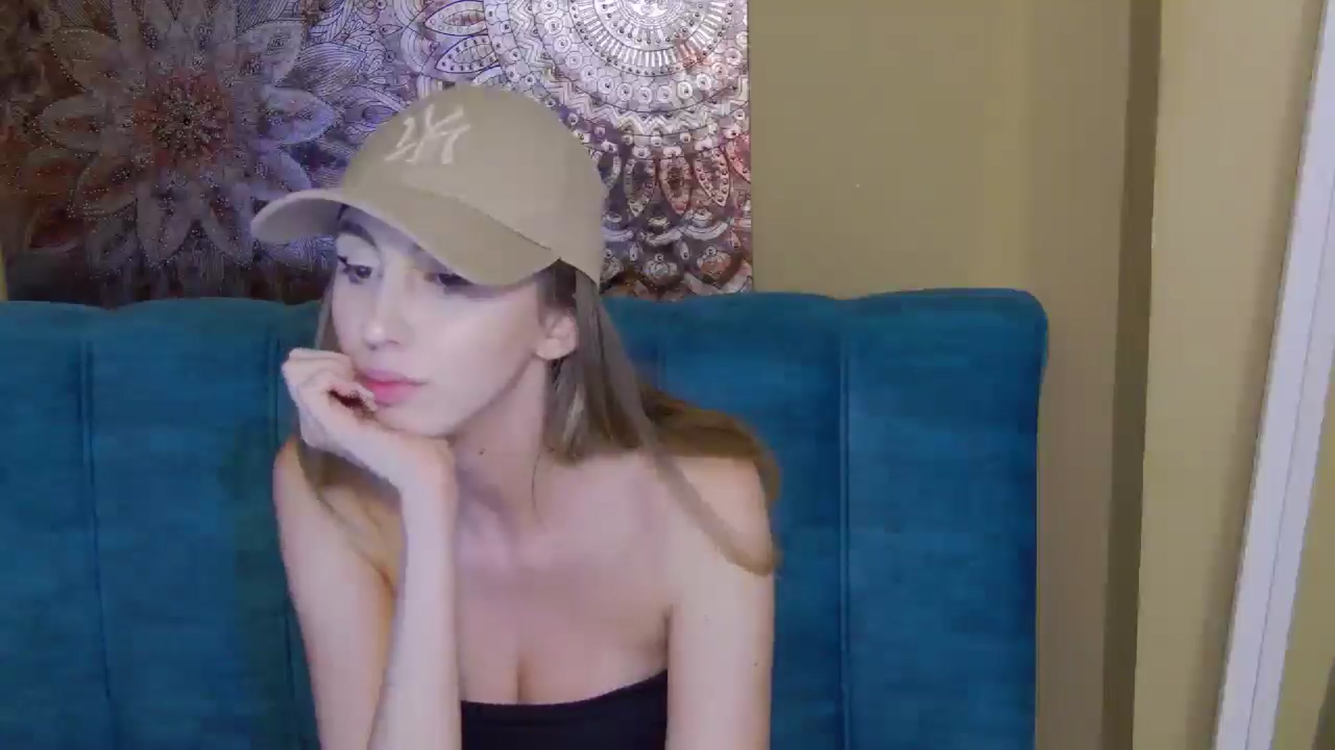 Gallery image thumbnail from Artemiss's myfreecams stream on, 10/22/2024, 20:42 image 8 of 20