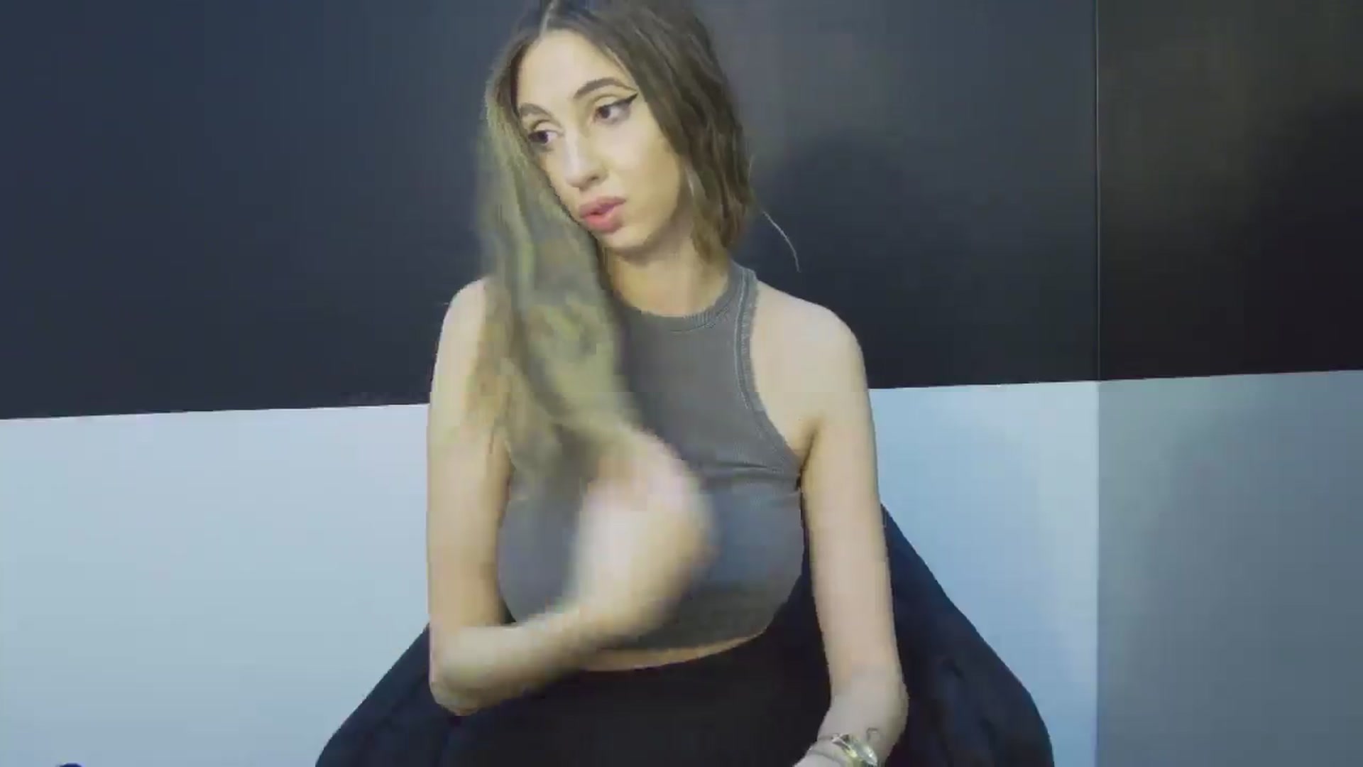 Gallery image thumbnail from Artemiss's myfreecams stream on, 10/27/2024, 22:04 image 4 of 20