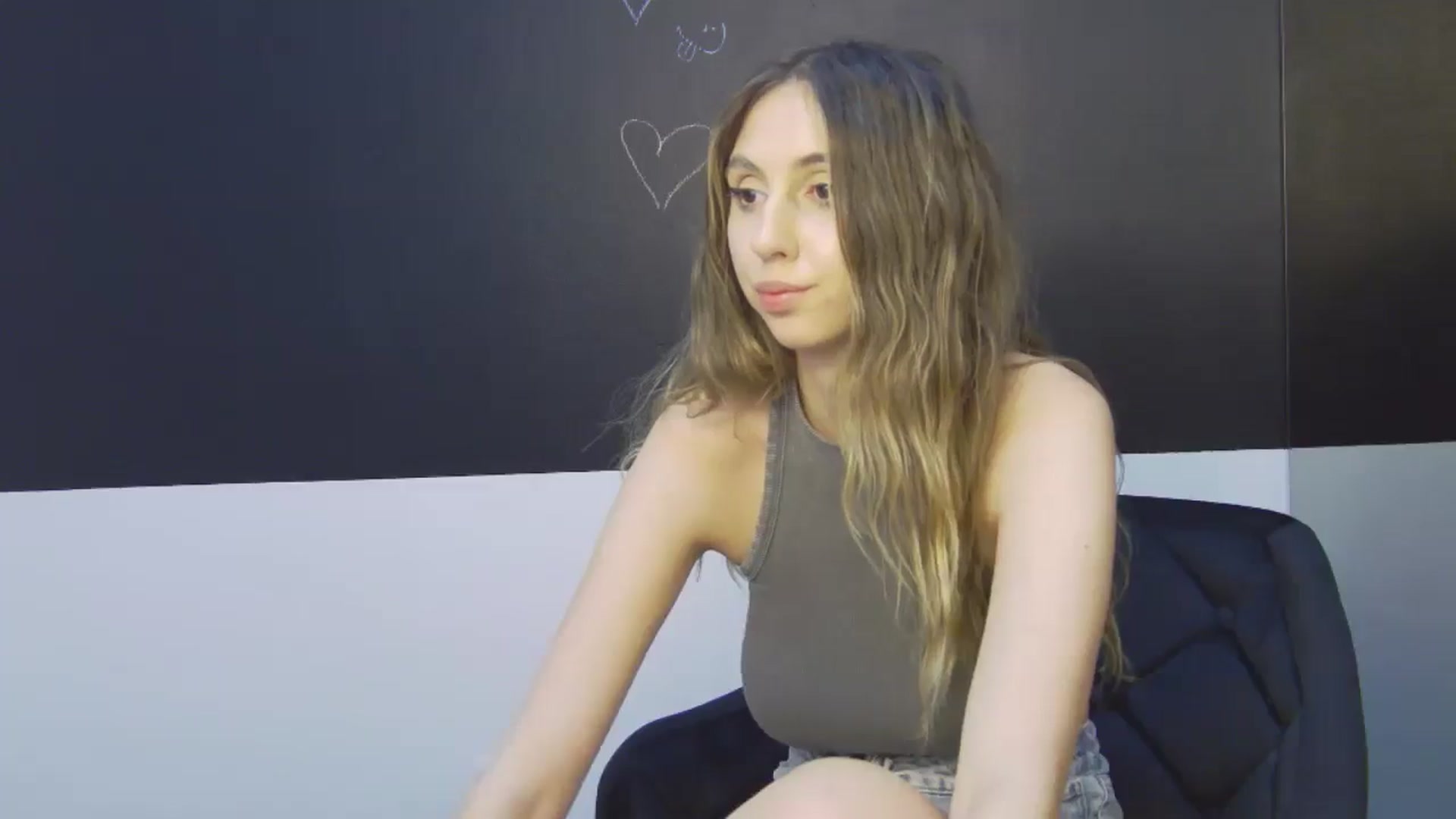 Gallery image thumbnail from Artemiss's myfreecams stream on, 10/27/2024, 23:02 image 2 of 20