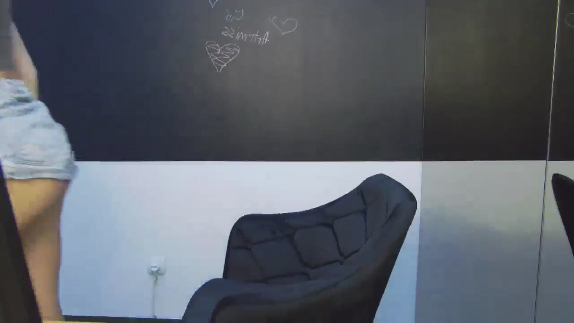 Gallery image thumbnail from Artemiss's myfreecams stream on, 10/28/2024, 01:13 image 7 of 20
