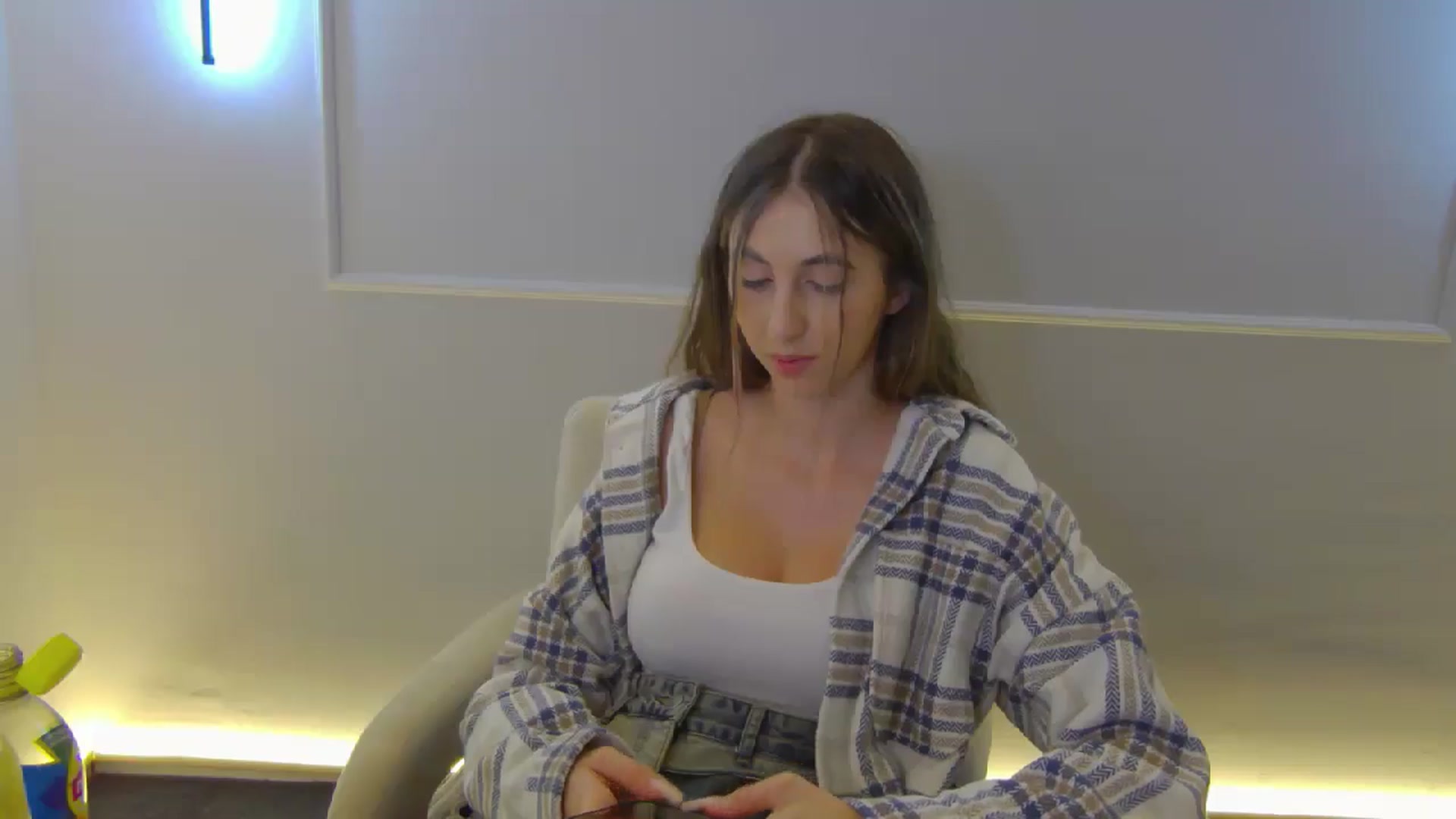 Gallery image thumbnail from Artemiss's myfreecams stream on, 11/01/2024, 22:55 image 14 of 20
