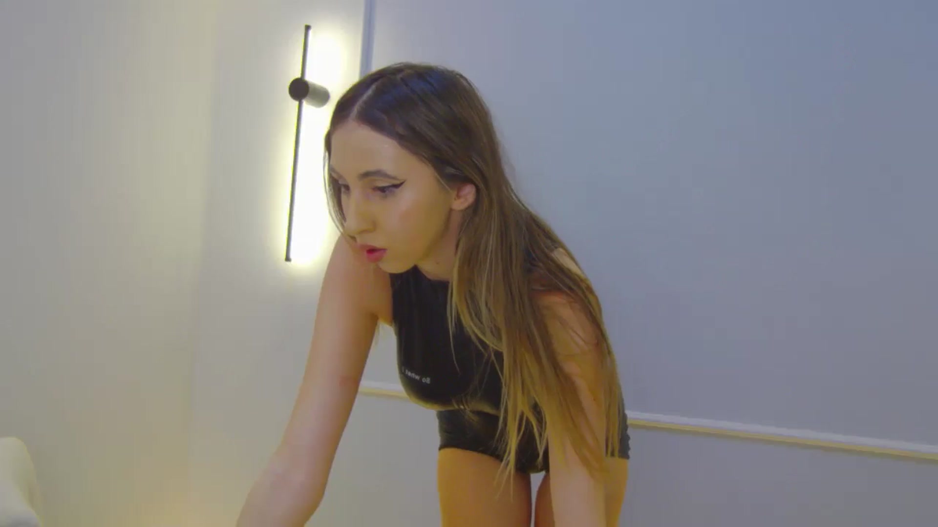 Gallery image thumbnail from Artemiss's myfreecams stream on, 11/02/2024, 19:41 image 14 of 20