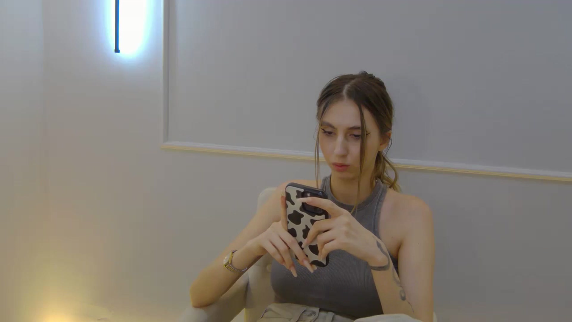 Gallery image thumbnail from Artemiss's myfreecams stream on, 11/03/2024, 22:56 image 20 of 20
