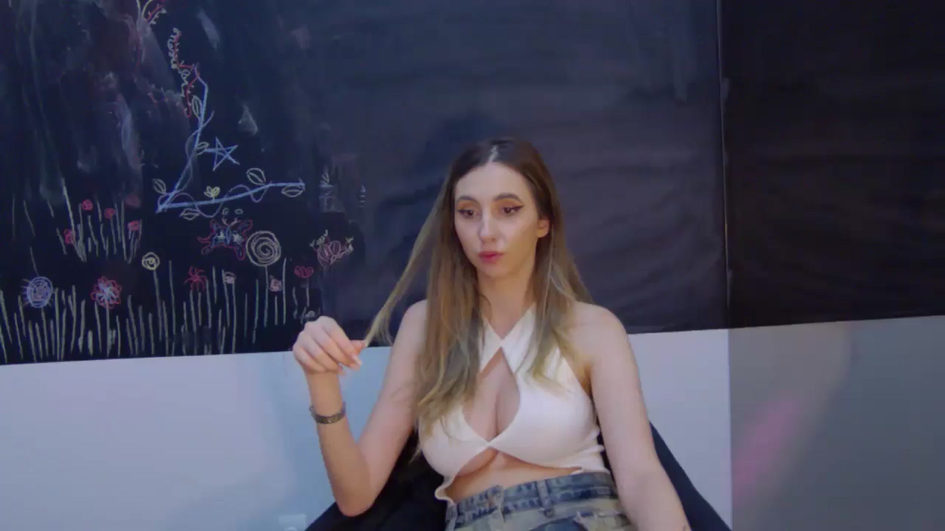 Gallery image thumbnail from Artemiss's myfreecams stream on, 11/07/2024, 19:34 image 17 of 20