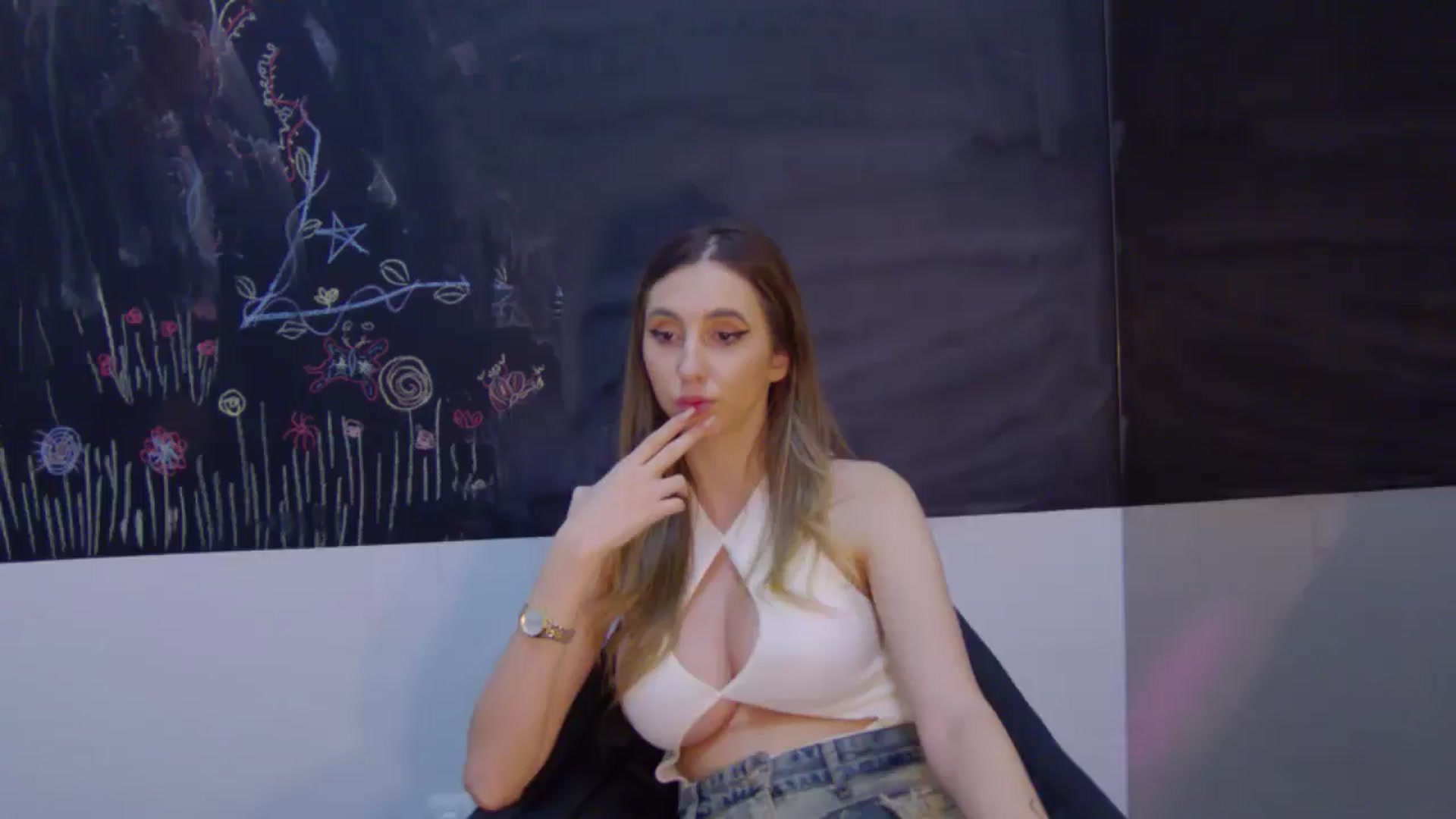 Gallery image thumbnail from Artemiss's myfreecams stream on, 11/07/2024, 19:34 image 20 of 20