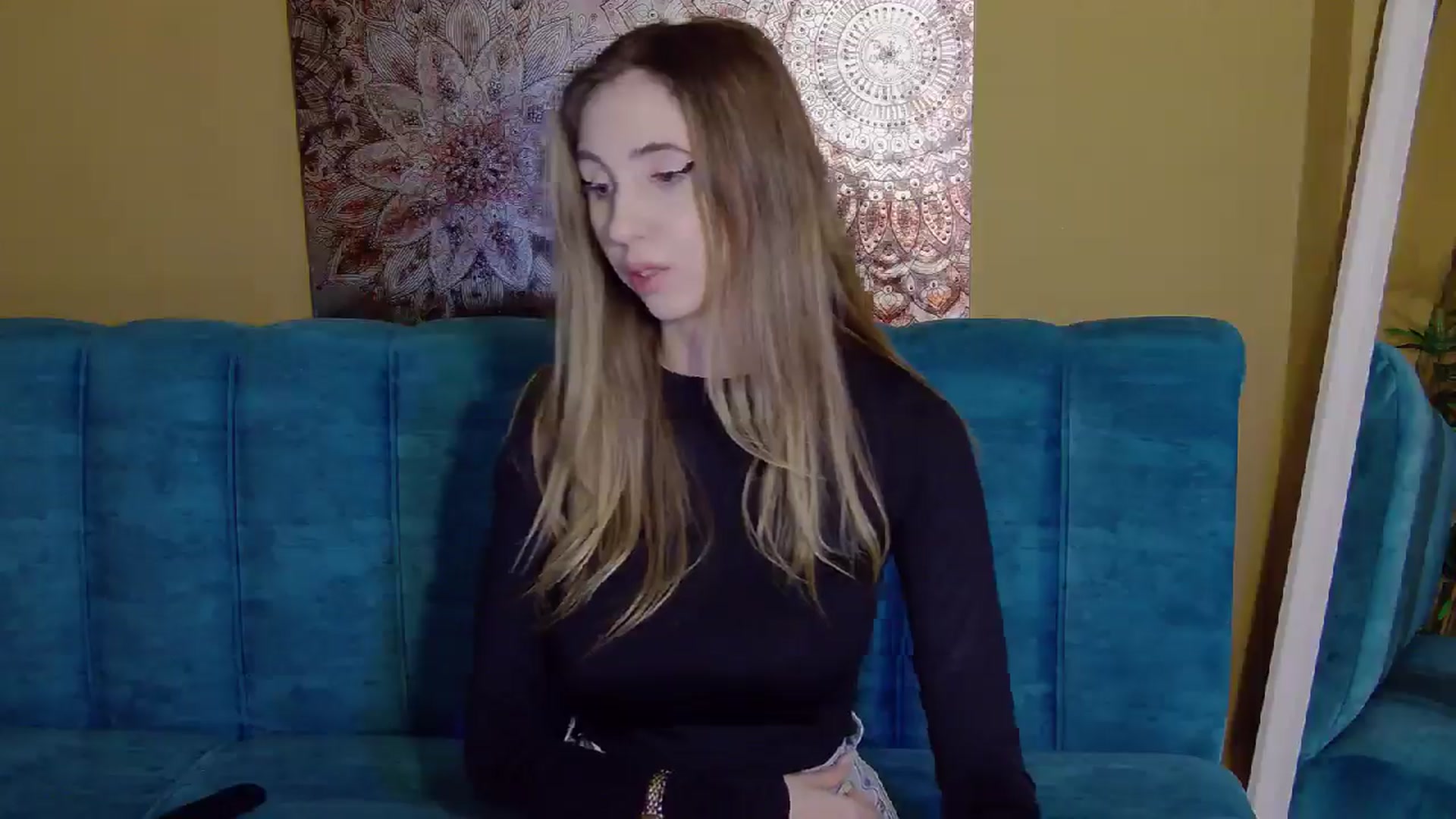 Gallery image thumbnail from Artemiss's myfreecams stream on, 11/08/2024, 18:55 image 5 of 20