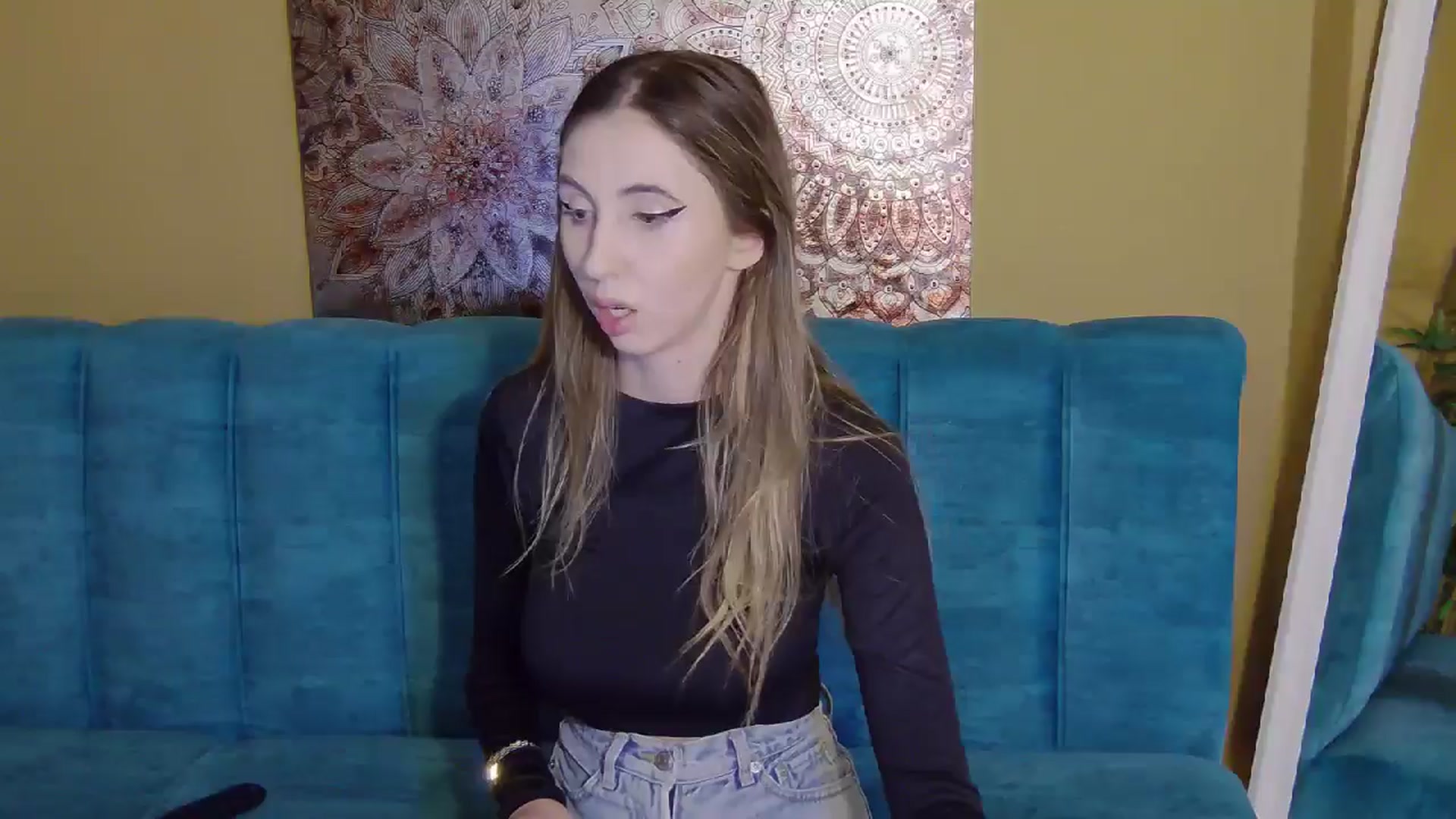 Gallery image thumbnail from Artemiss's myfreecams stream on, 11/08/2024, 18:55 image 20 of 20