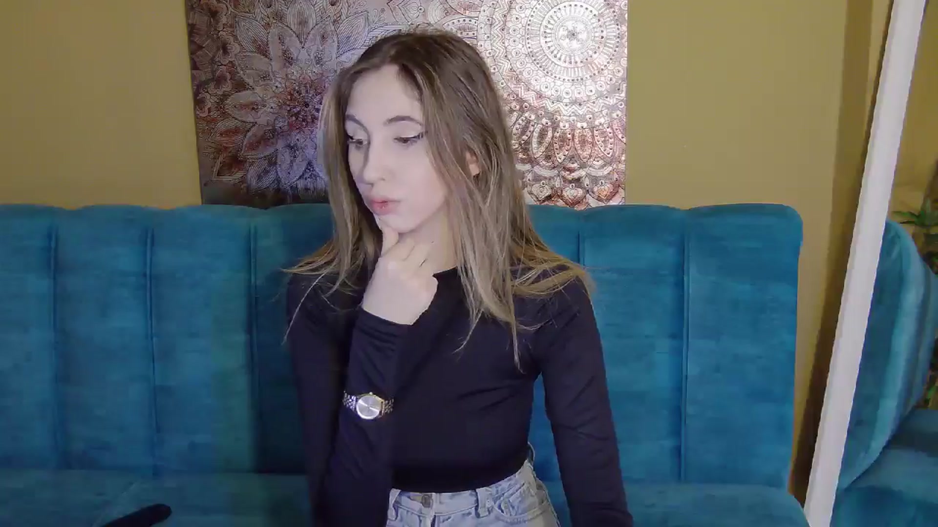 Gallery image thumbnail from Artemiss's myfreecams stream on, 11/08/2024, 18:55 image 16 of 20