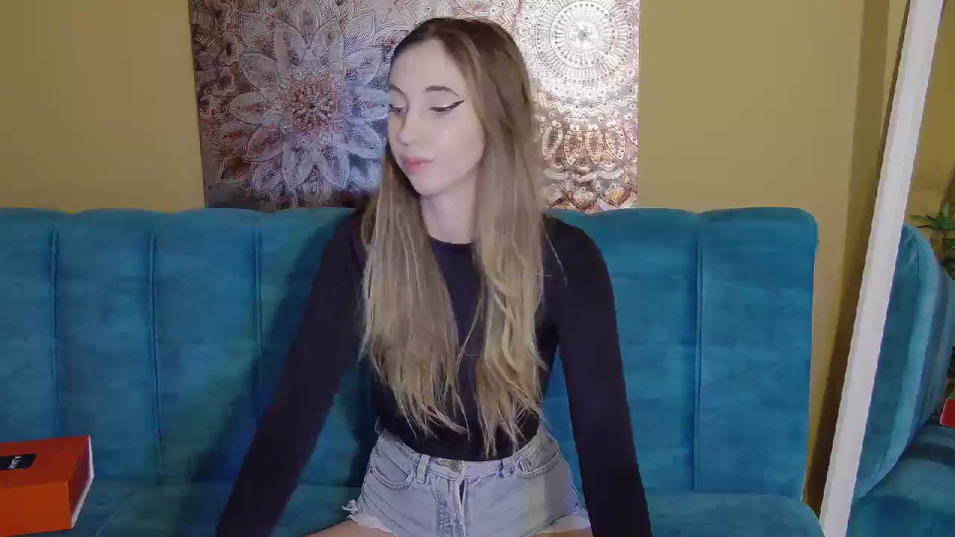 Gallery image thumbnail from Artemiss's myfreecams stream on, 11/08/2024, 19:30 image 19 of 20