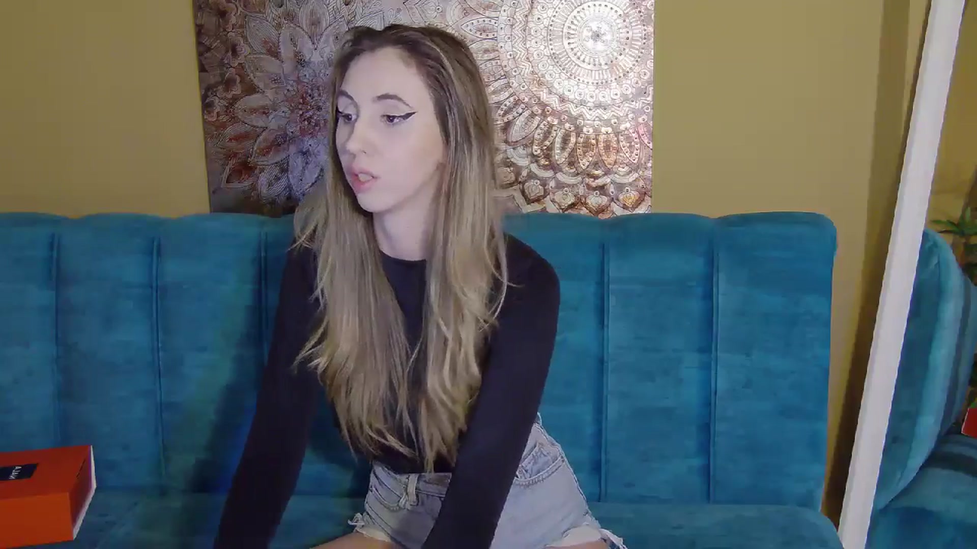Gallery image thumbnail from Artemiss's myfreecams stream on, 11/08/2024, 19:30 image 17 of 20