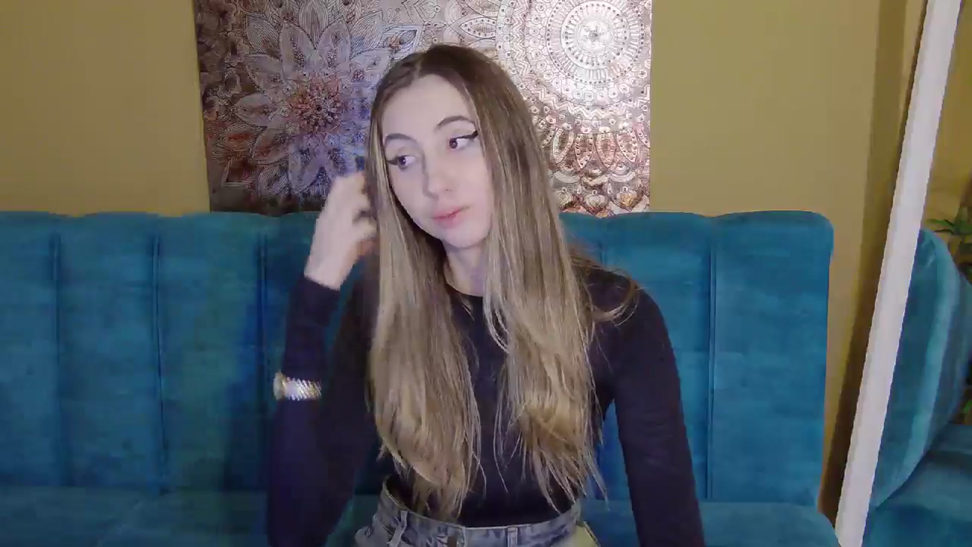 Gallery image thumbnail from Artemiss's myfreecams stream on, 11/08/2024, 20:36 image 9 of 20