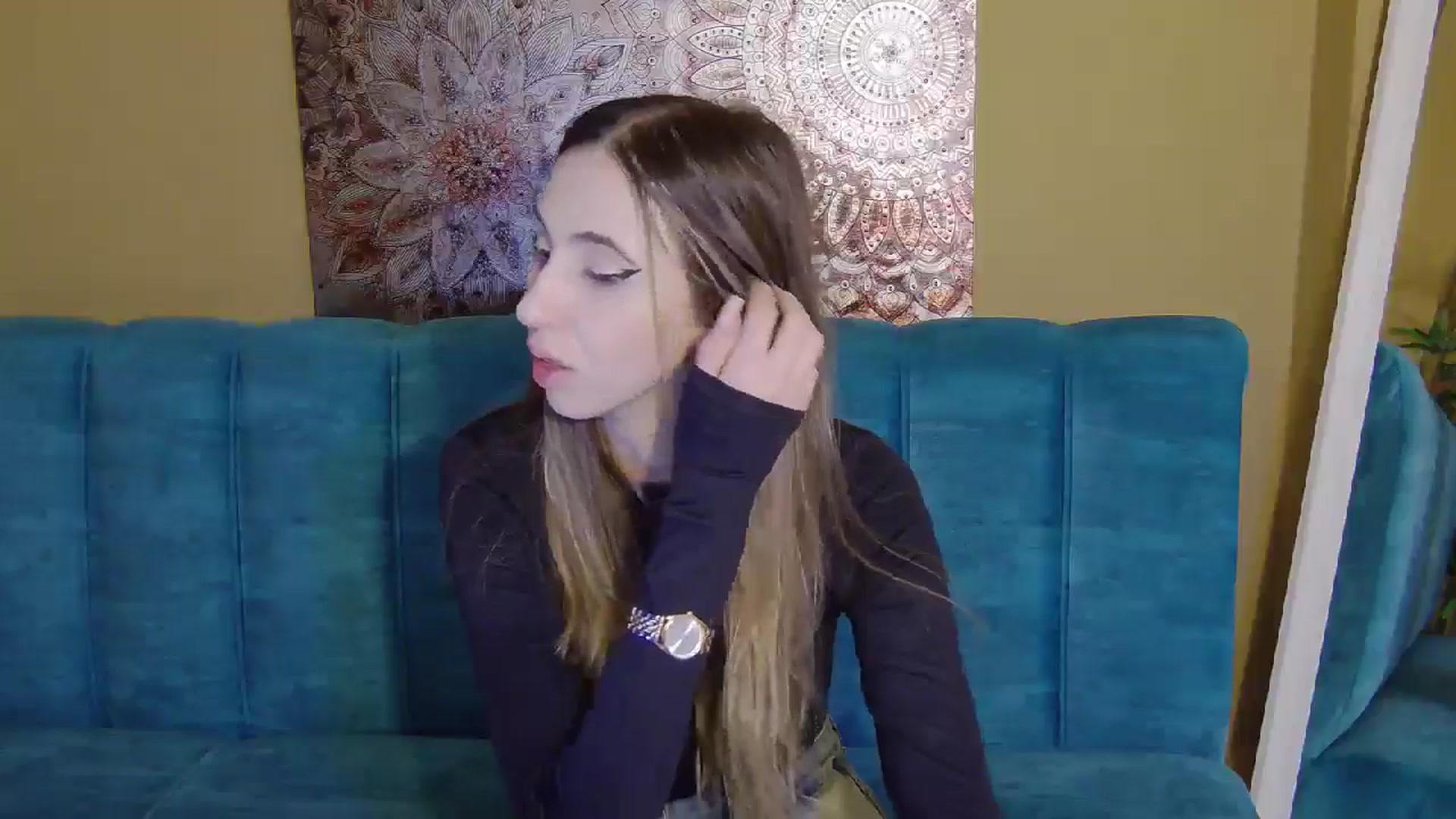 Gallery image thumbnail from Artemiss's myfreecams stream on, 11/08/2024, 20:36 image 16 of 20
