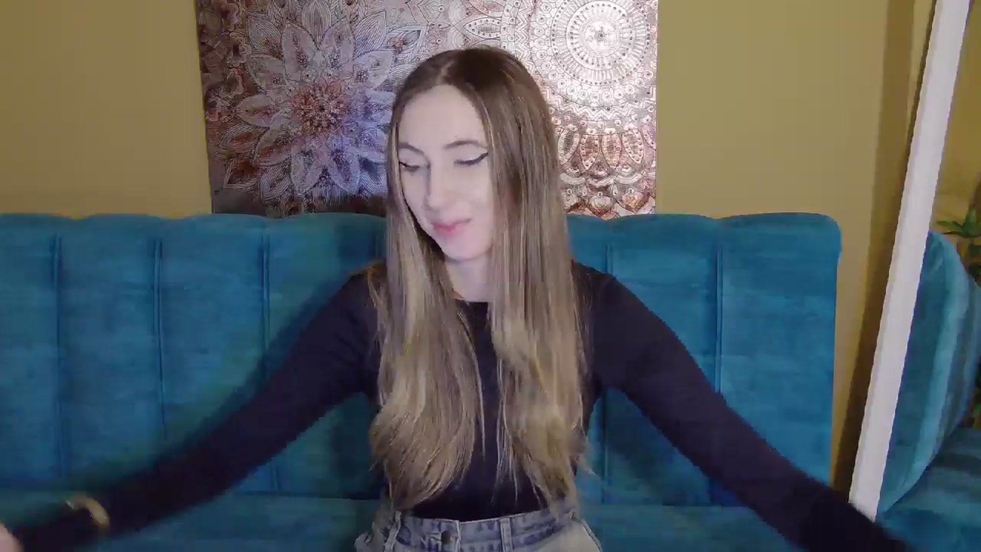 Gallery image thumbnail from Artemiss's myfreecams stream on, 11/08/2024, 20:36 image 12 of 20