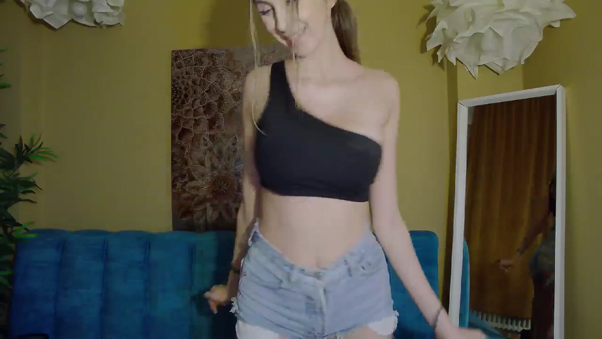 Gallery image thumbnail from Artemiss's myfreecams stream on, 11/08/2024, 23:47 image 14 of 20