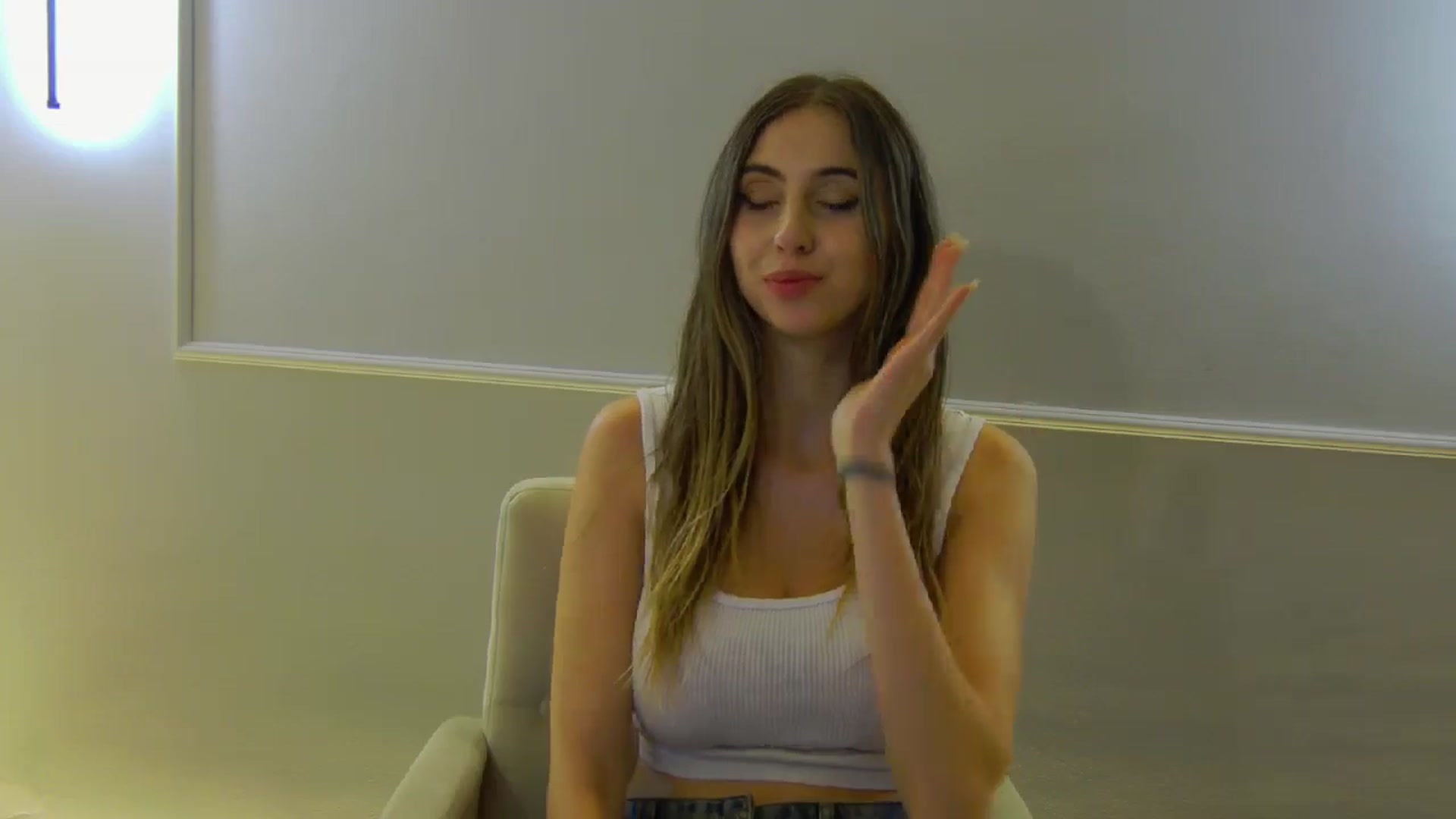 Gallery image thumbnail from Artemiss's myfreecams stream on, 11/11/2024, 20:33 image 11 of 20
