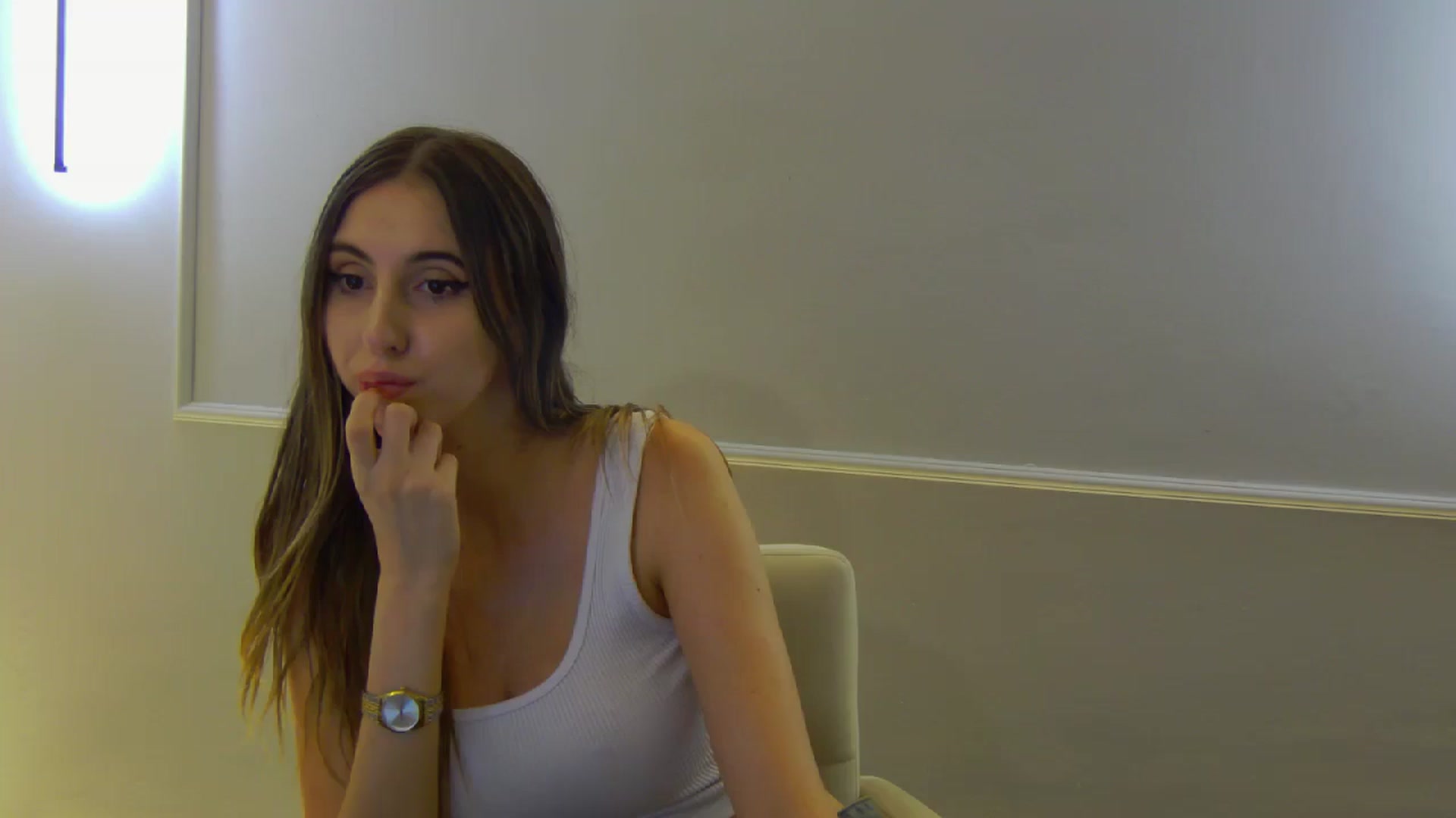 Gallery image thumbnail from Artemiss's myfreecams stream on, 11/11/2024, 20:33 image 7 of 20